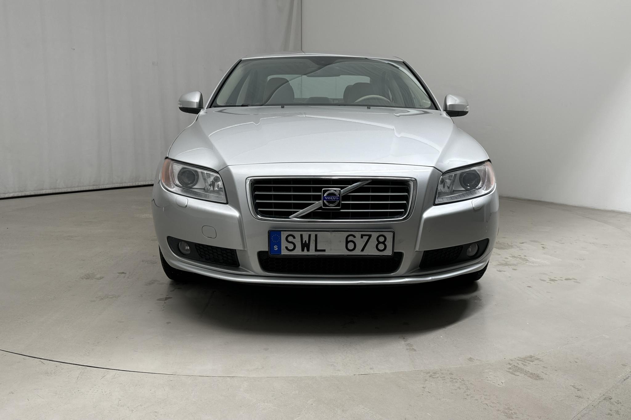 Volvo S80 2.5T (200hk) - 121 810 km - Automatic - Light Grey - 2007