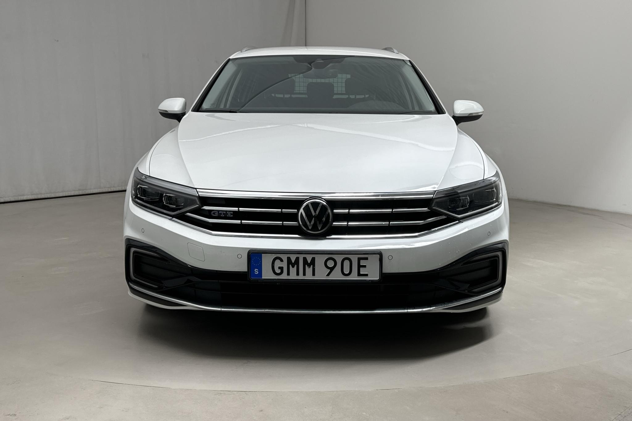 VW Passat 1.4 GTE Sportscombi (218hk) - 56 640 km - Automaatne - valge - 2021