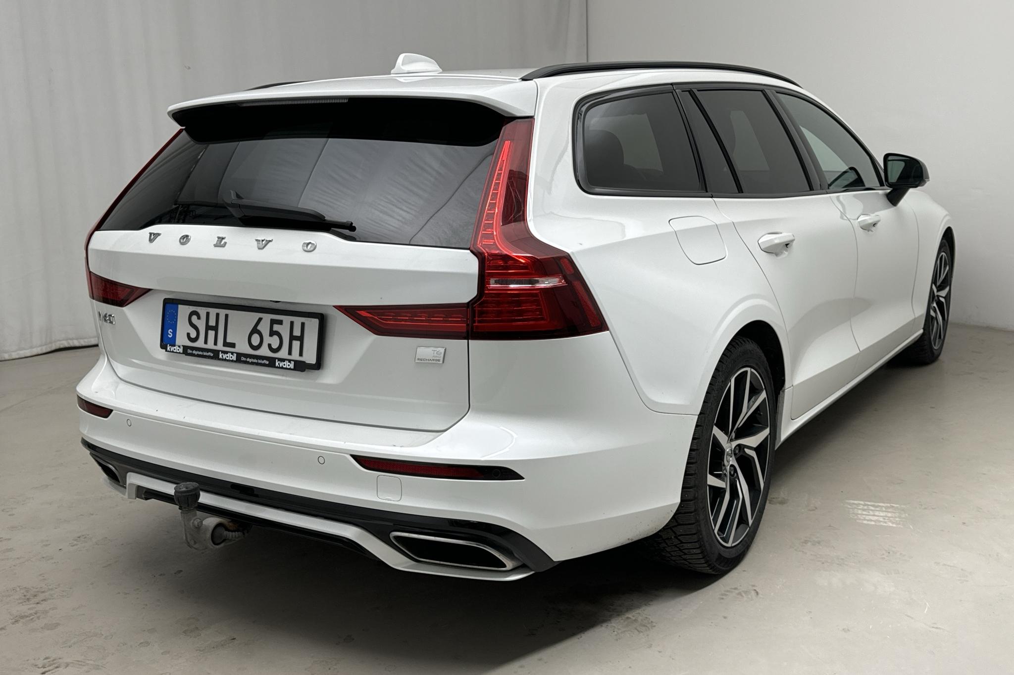 Volvo V60 T6 AWD Twin Engine (340hk) - 15 350 mil - Automat - vit - 2021