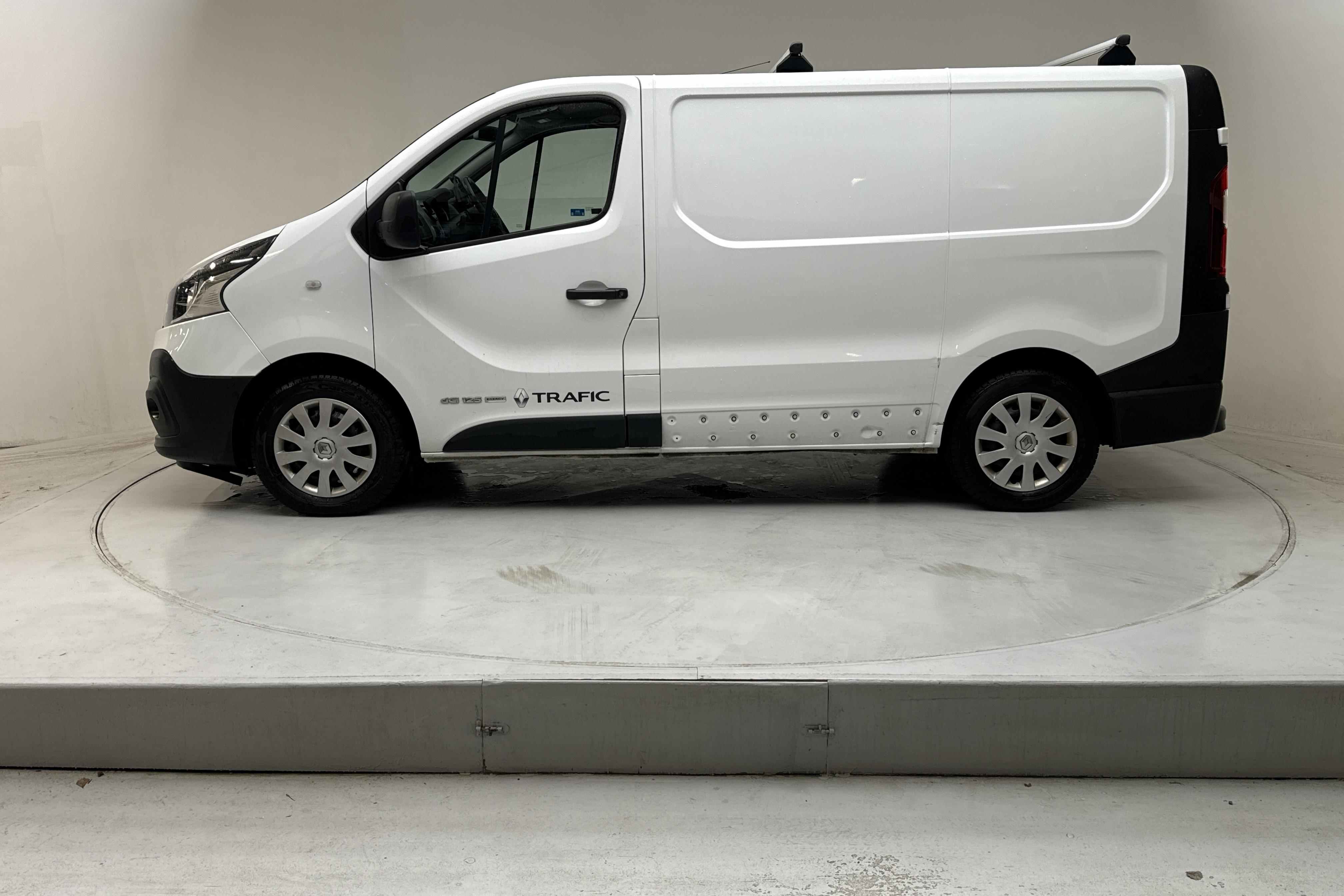 Renault Trafic 1.6 dCi Skåp (125hk) - 136 550 km - Manual - white - 2016