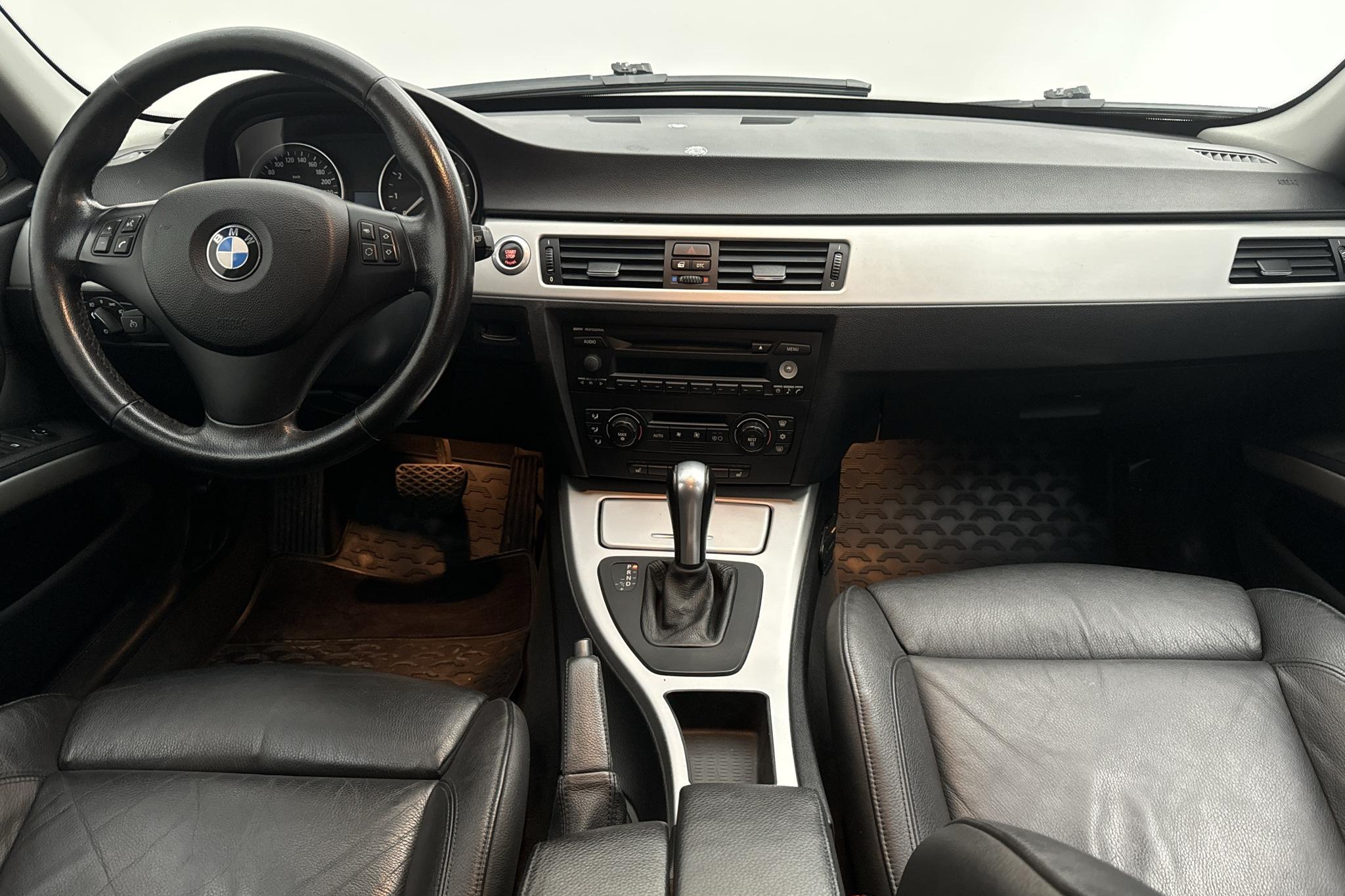 BMW 330xi Sedan, E90 (258hk) - 210 040 km - Automaatne - must - 2006