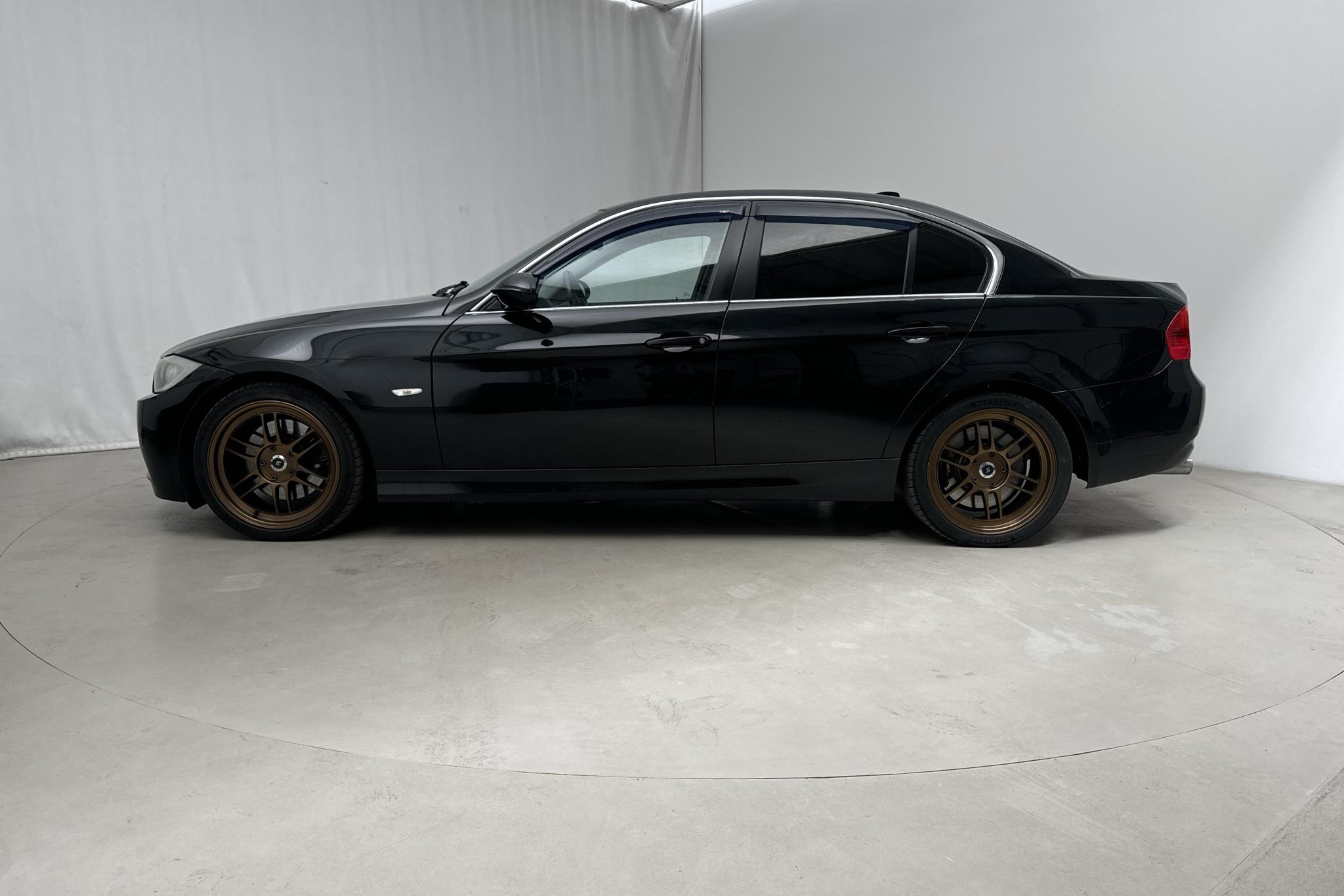 BMW 330xi Sedan, E90 (258hk) - 210 040 km - Automatic - black - 2006