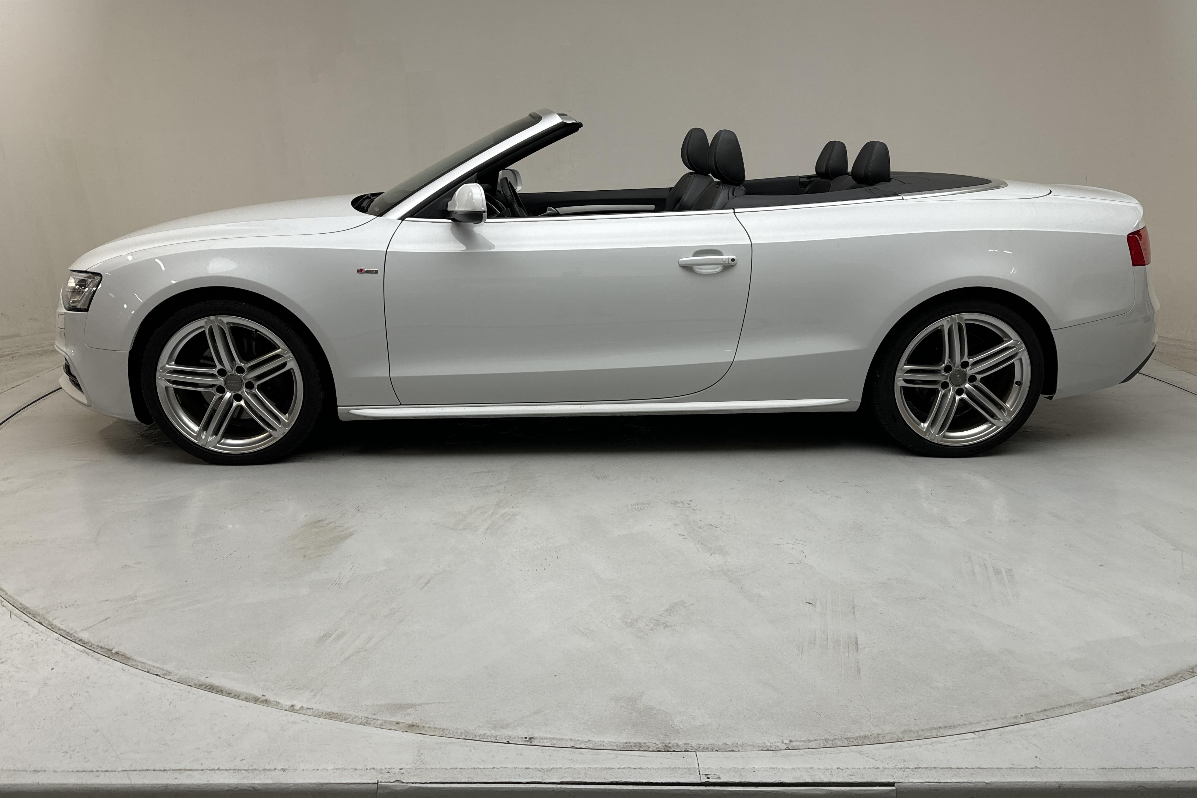 Audi A5 2.0 TFSI Cabriolet quattro (225hk) - 73 040 km - Automaattinen - valkoinen - 2014