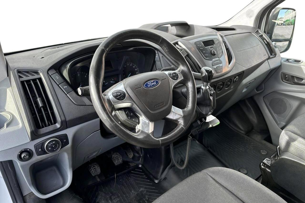 Ford Transit 350 2.0 TDCi AWD Skåp (130hk) - 152 230 km - Manuaalinen - valkoinen - 2018