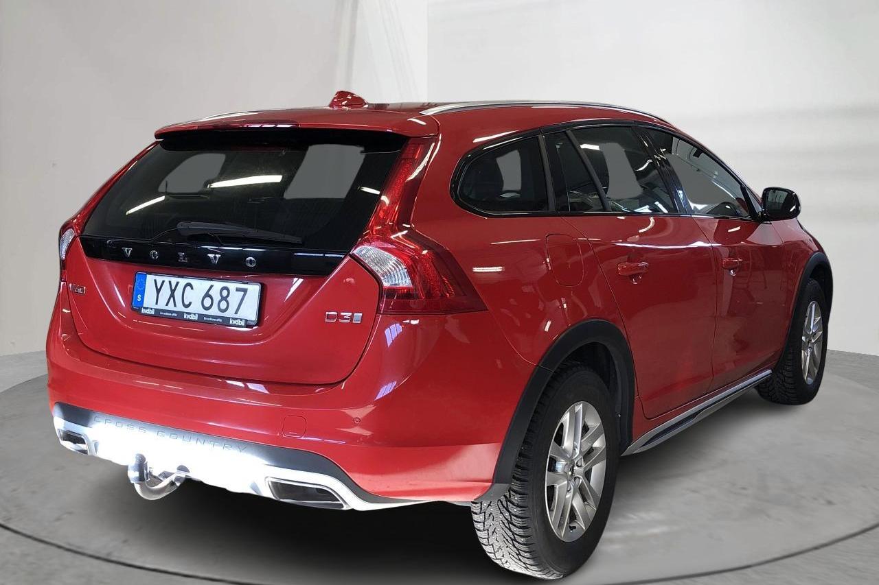 Volvo V60 D3 Cross Country (150hk) - 140 410 km - Automaattinen - punainen - 2018