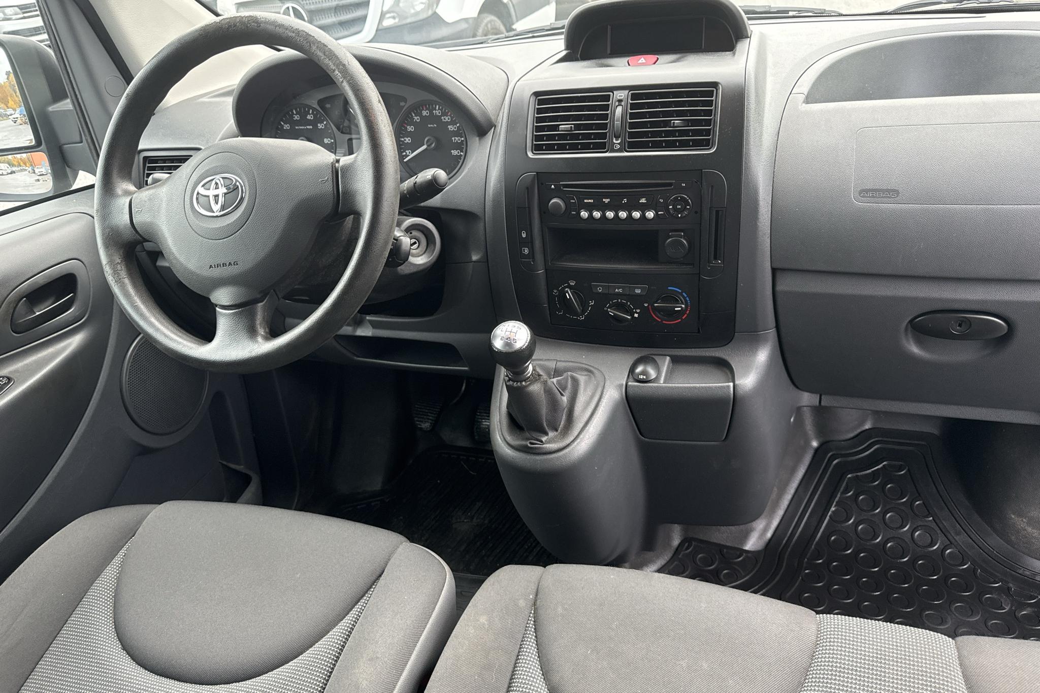 Toyota PROACE 2.0 D-4D (128hk) - 153 740 km - Käsitsi - hõbe - 2016