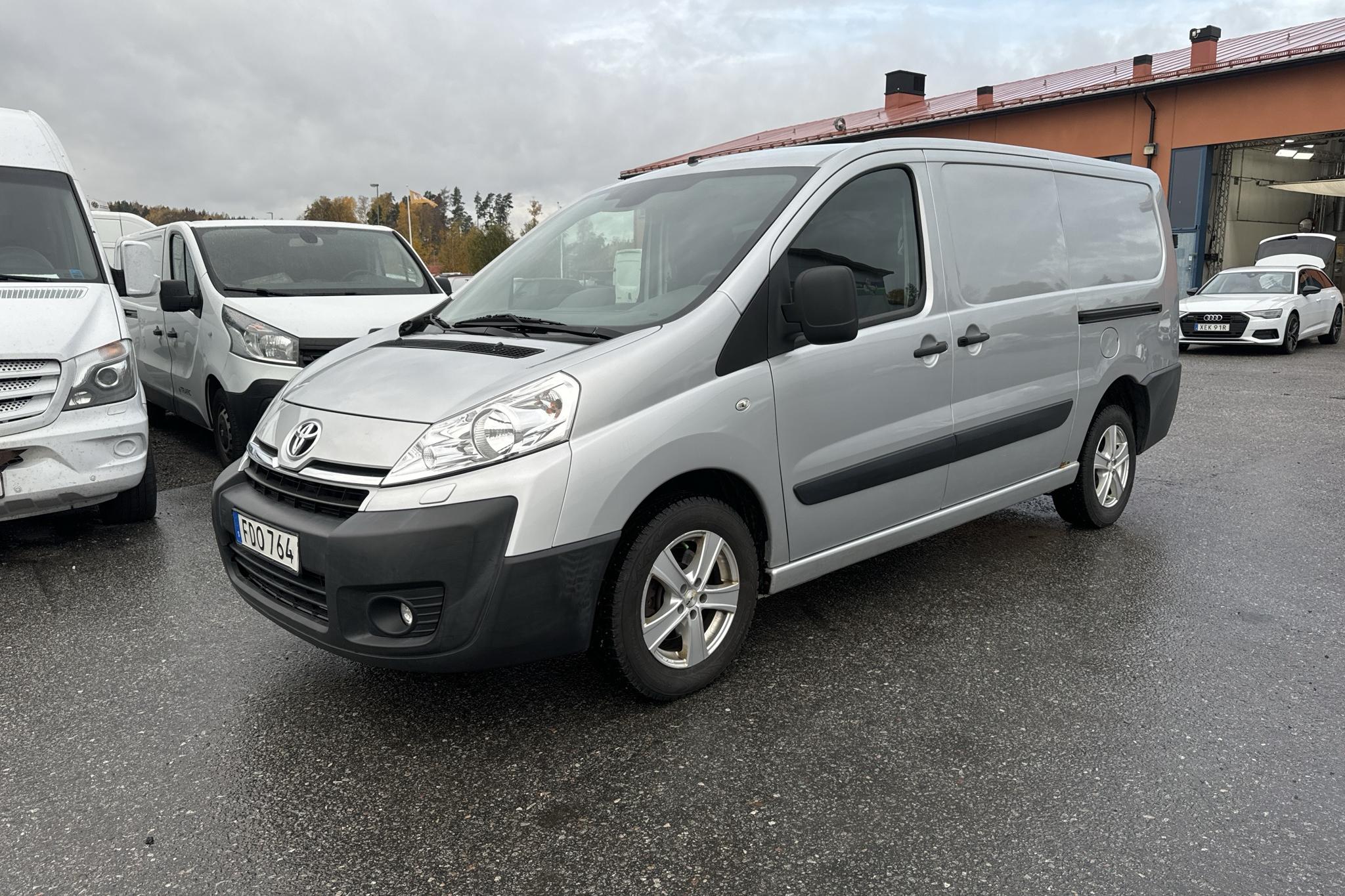 Toyota PROACE 2.0 D-4D (128hk) - 153 740 km - Käsitsi - hõbe - 2016