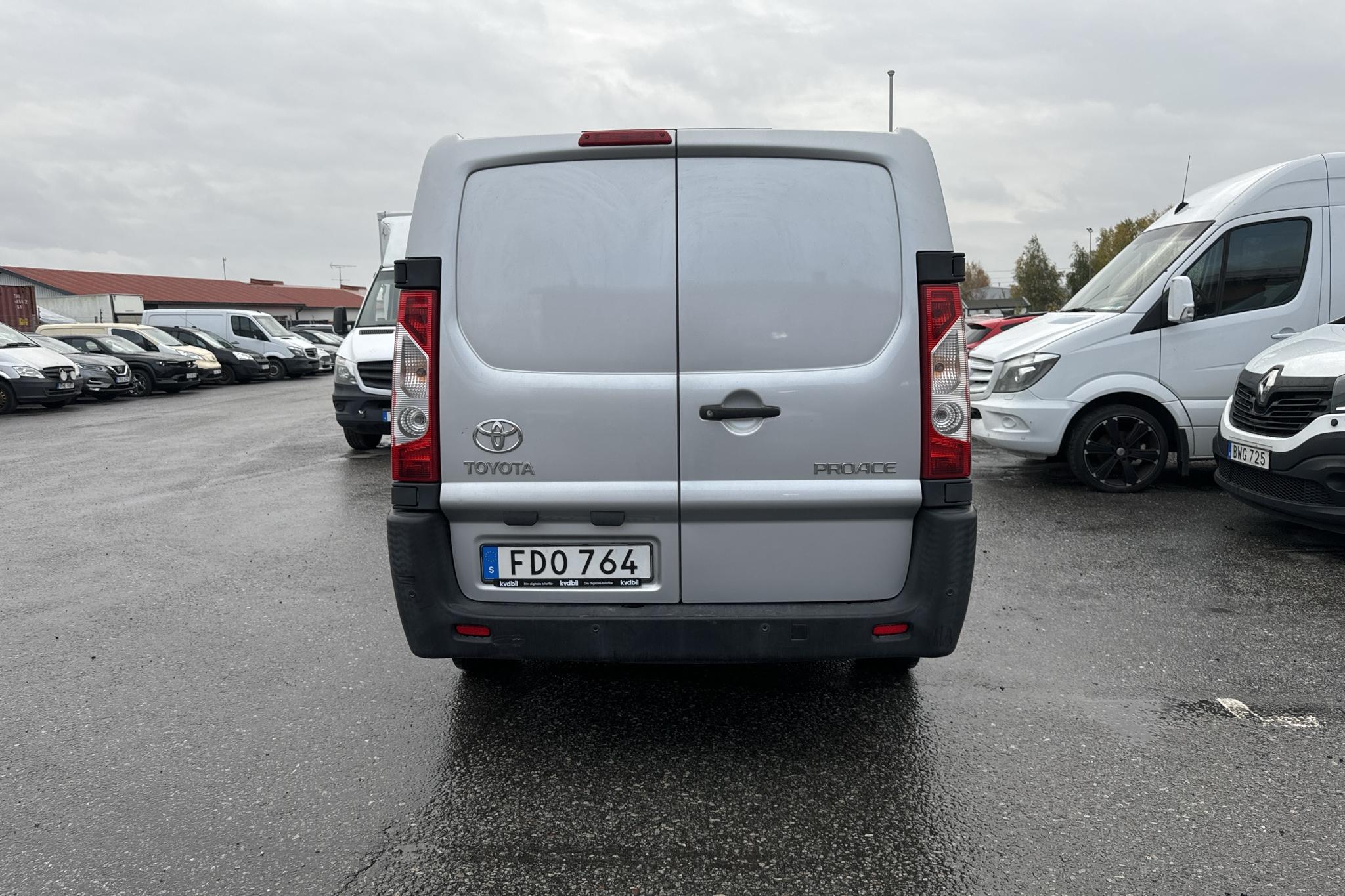 Toyota PROACE 2.0 D-4D (128hk) - 153 740 km - Käsitsi - hõbe - 2016