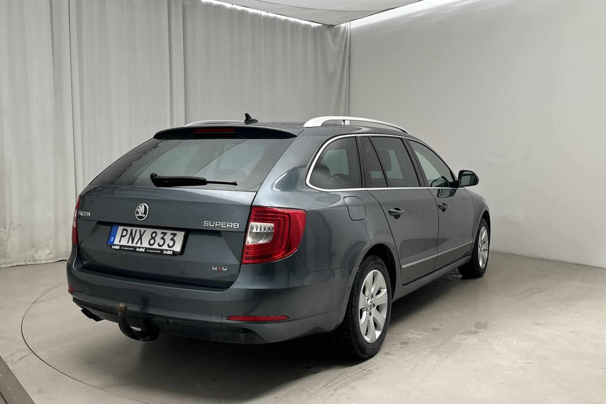 Skoda Superb 2.0 TDI 4x4 Kombi (170hk) - 22 277 mil - Automat - grå - 2015