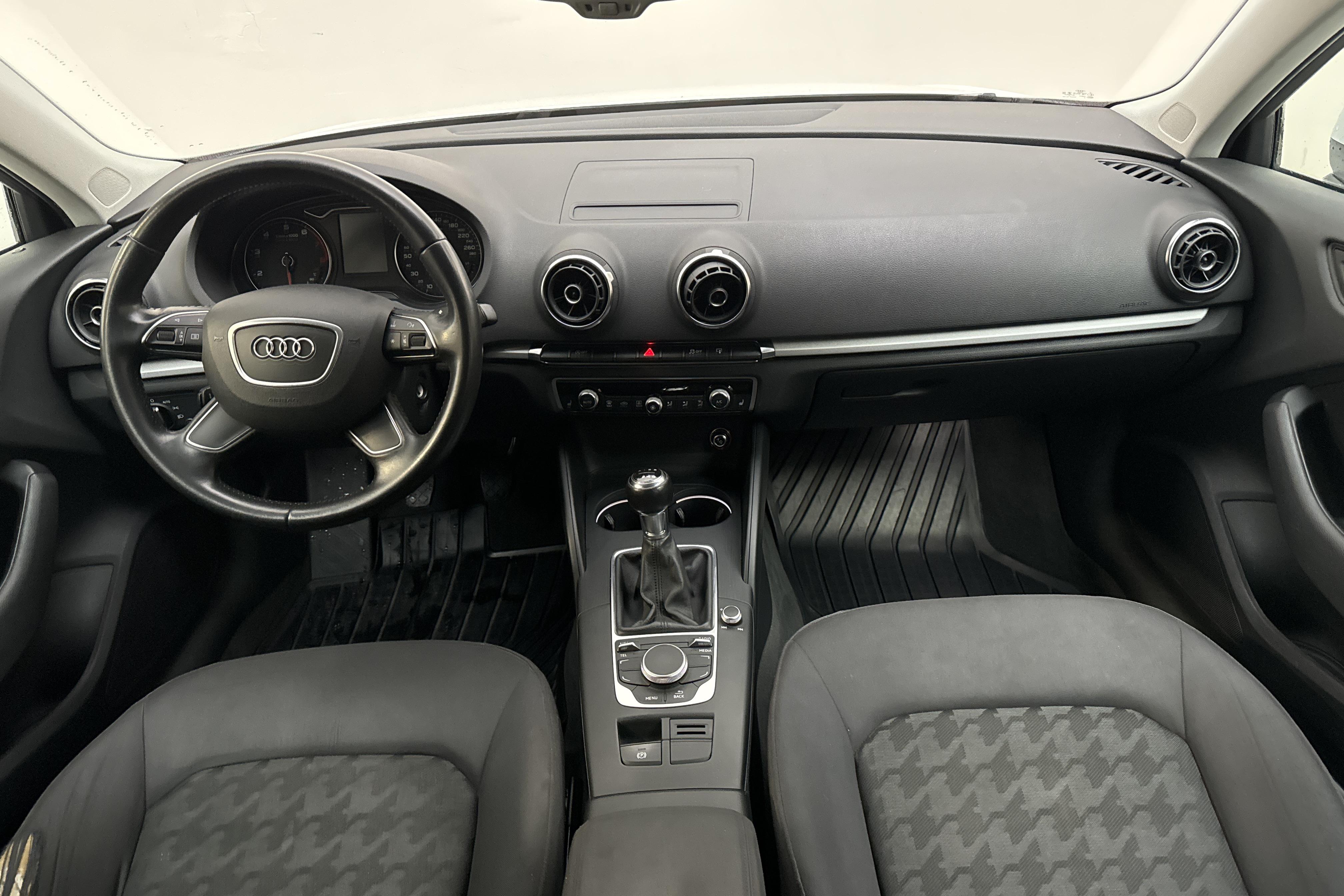 Audi A3 1.4 TFSI Sportback (122hk) - 179 690 km - Manualna - biały - 2014