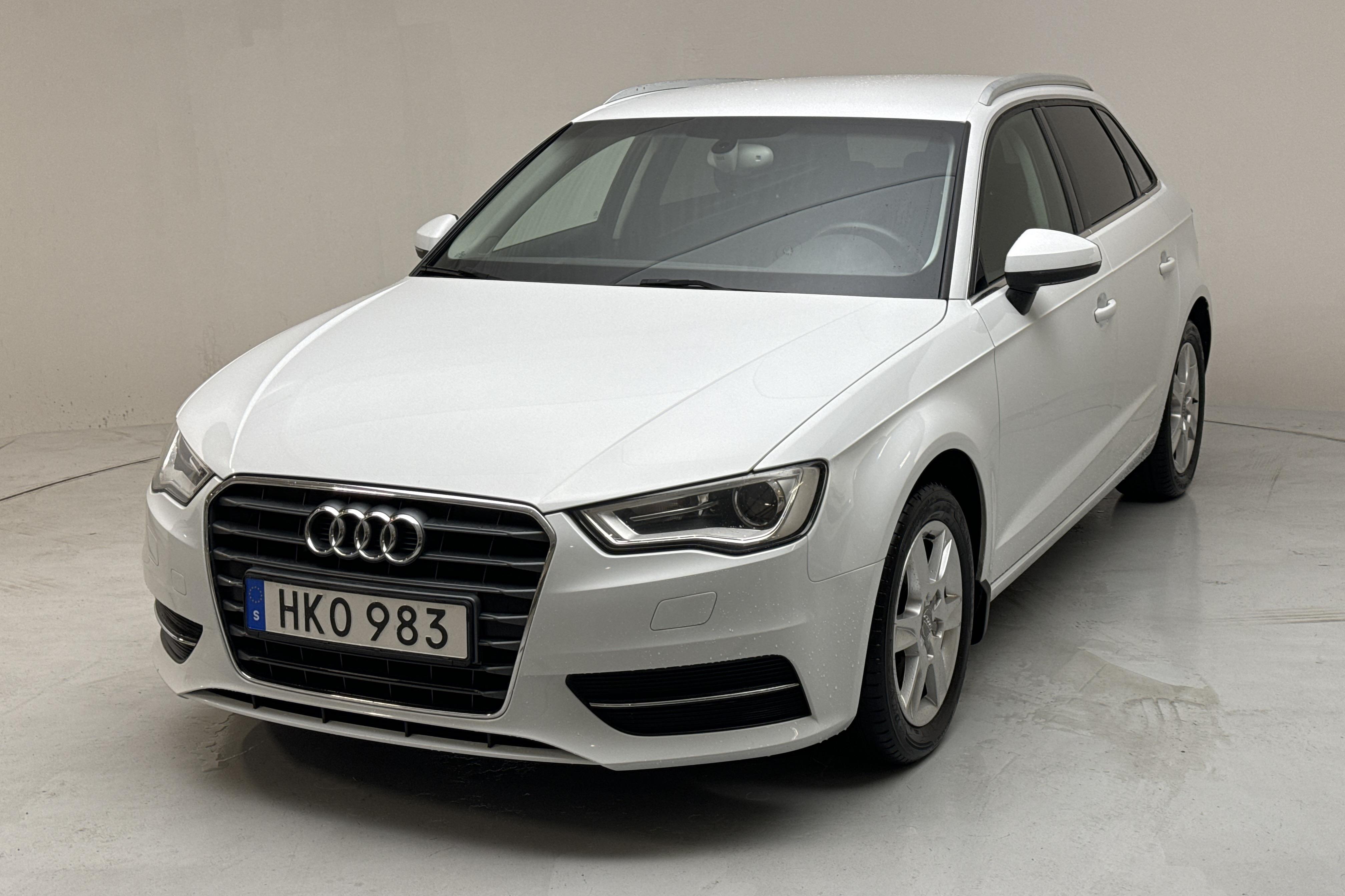 Audi A3 1.4 TFSI Sportback (122hk) - 179 690 km - Käsitsi - valge - 2014