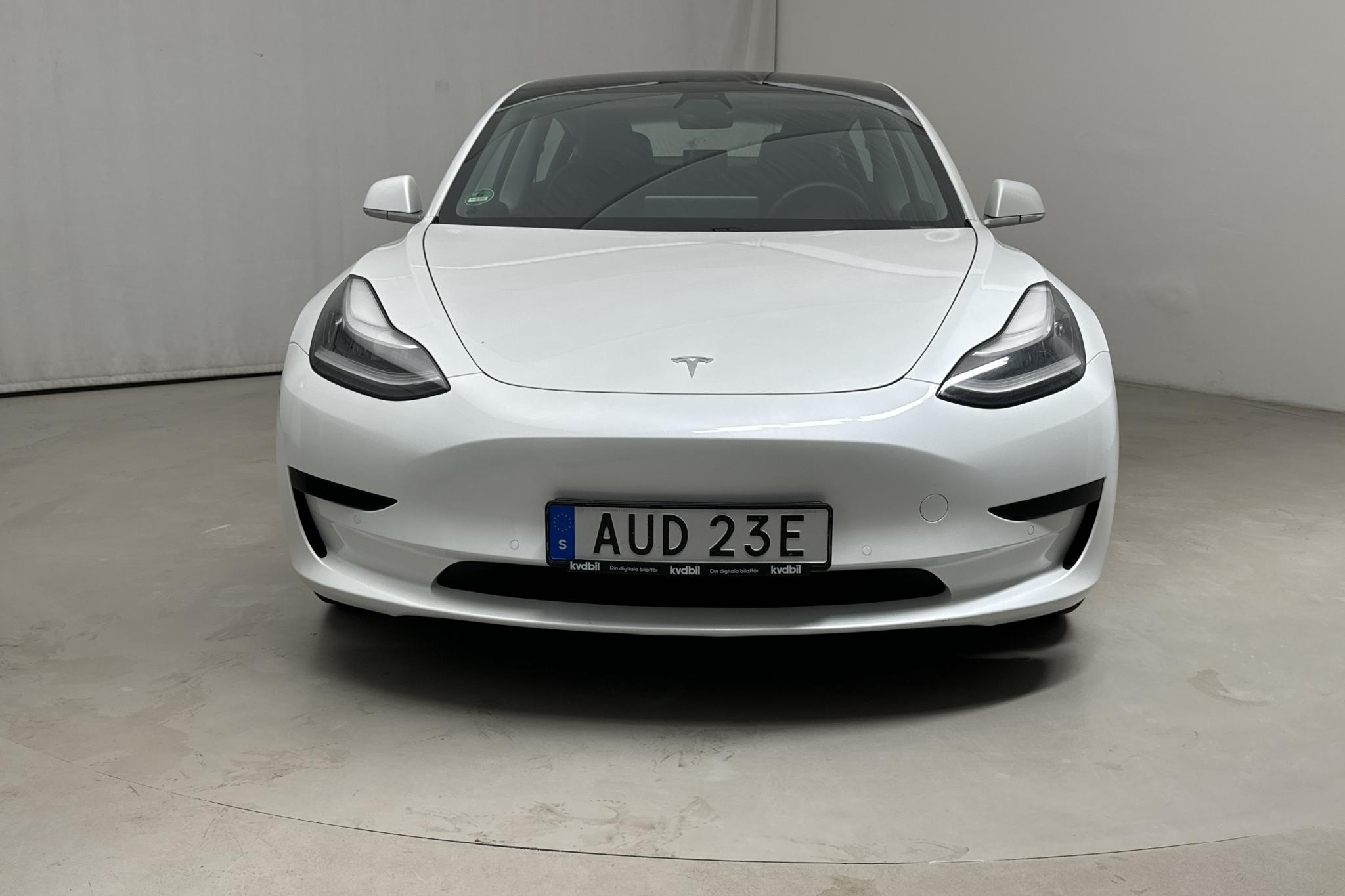 Tesla Model 3 Standard Range RWD - 103 220 km - Automatic - white - 2020