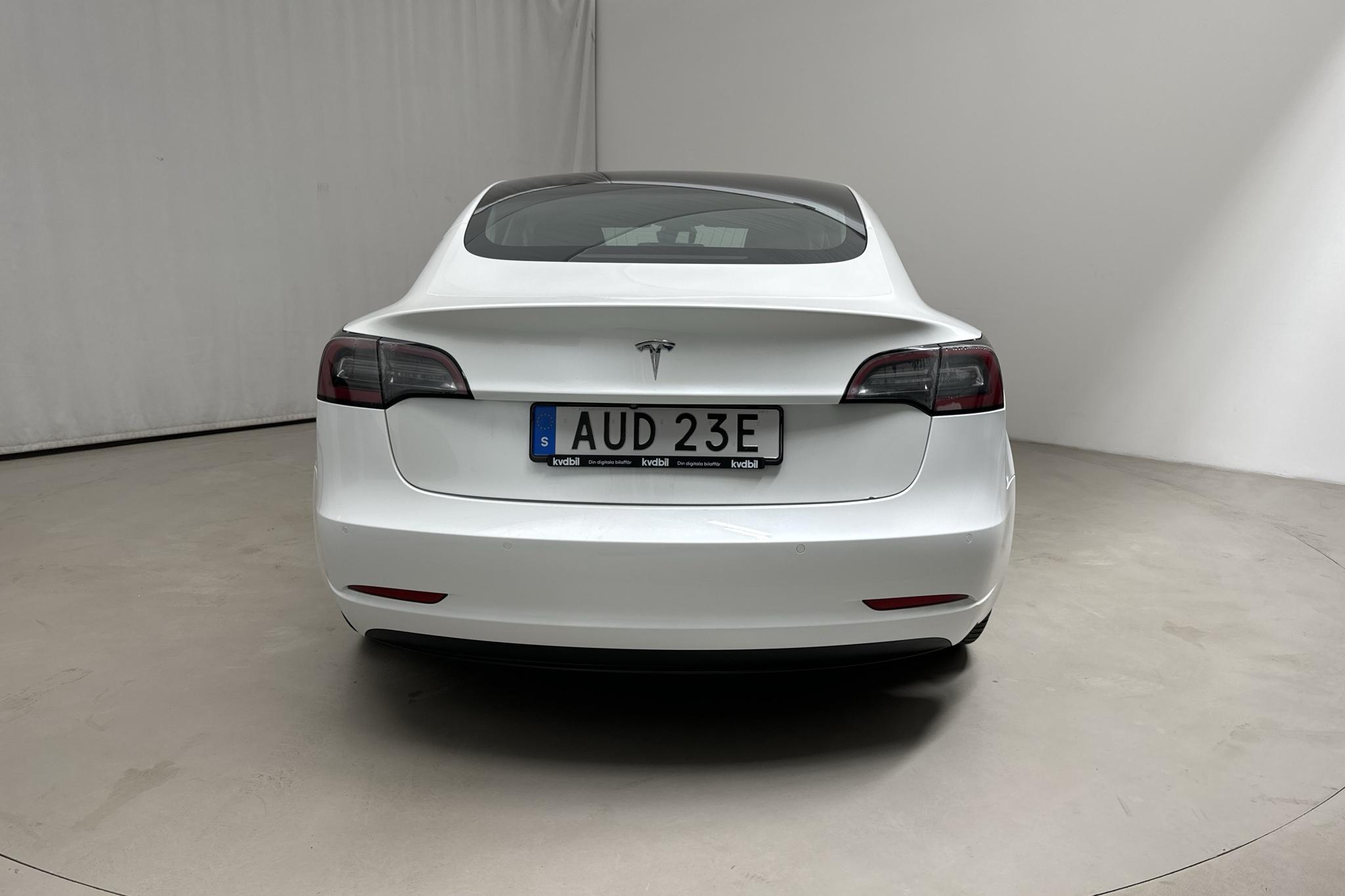 Tesla Model 3 Standard Range RWD - 103 220 km - Automatic - white - 2020