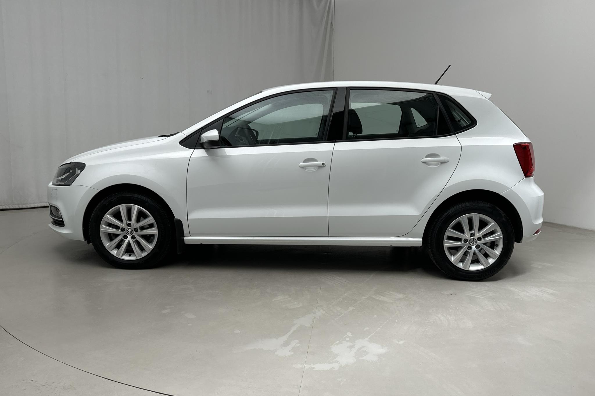 VW Polo 1.2 TSI 5dr (90hk) - 20 670 km - Manualna - biały - 2016