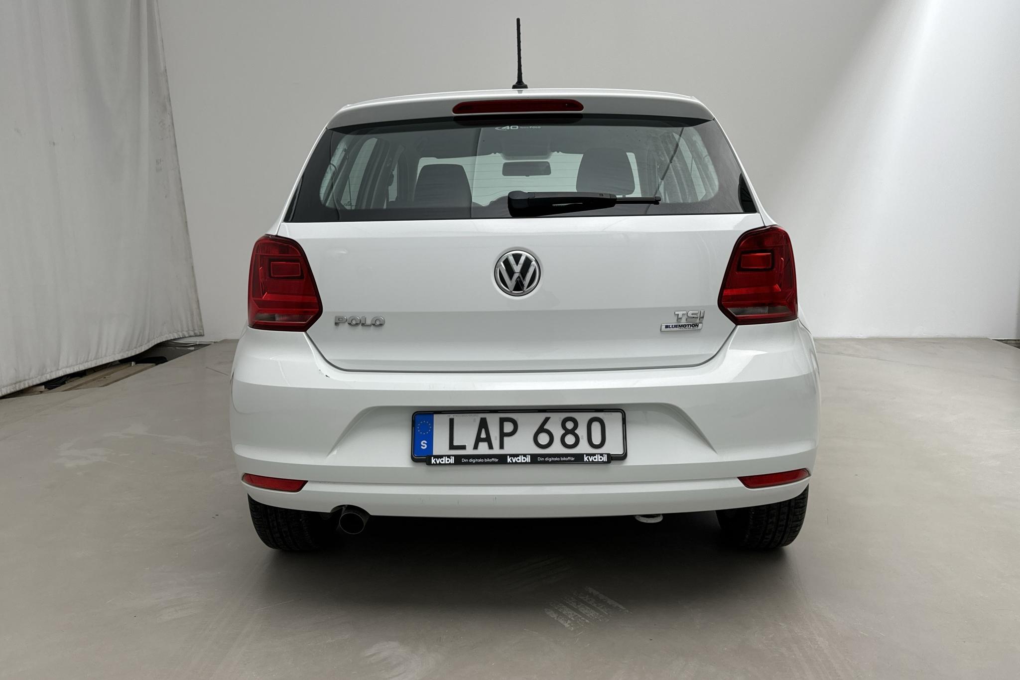 VW Polo 1.2 TSI 5dr (90hk) - 20 670 km - Manualna - biały - 2016