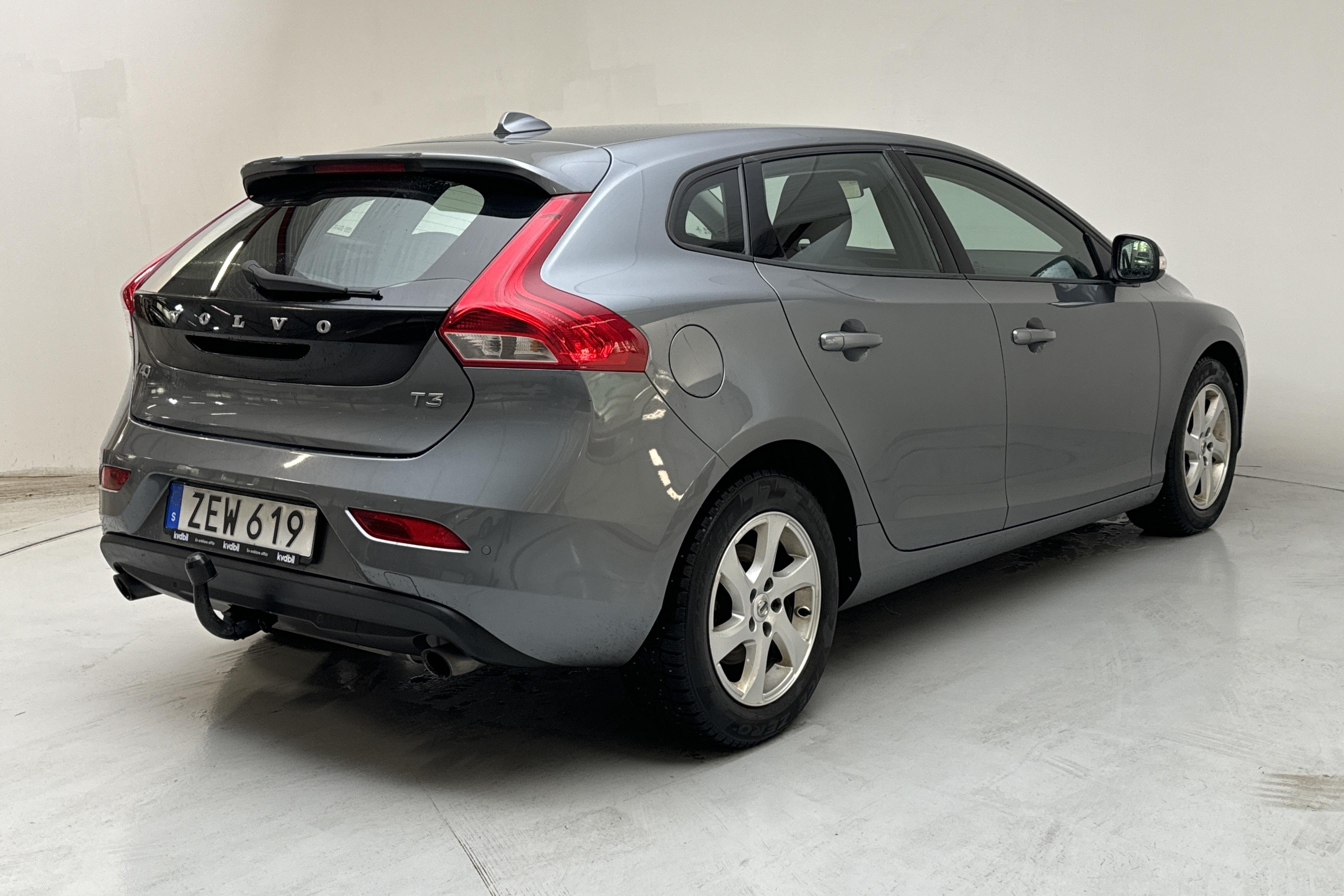 Volvo V40 T3 (152hk) - 98 340 km - Käsitsi - hall - 2018