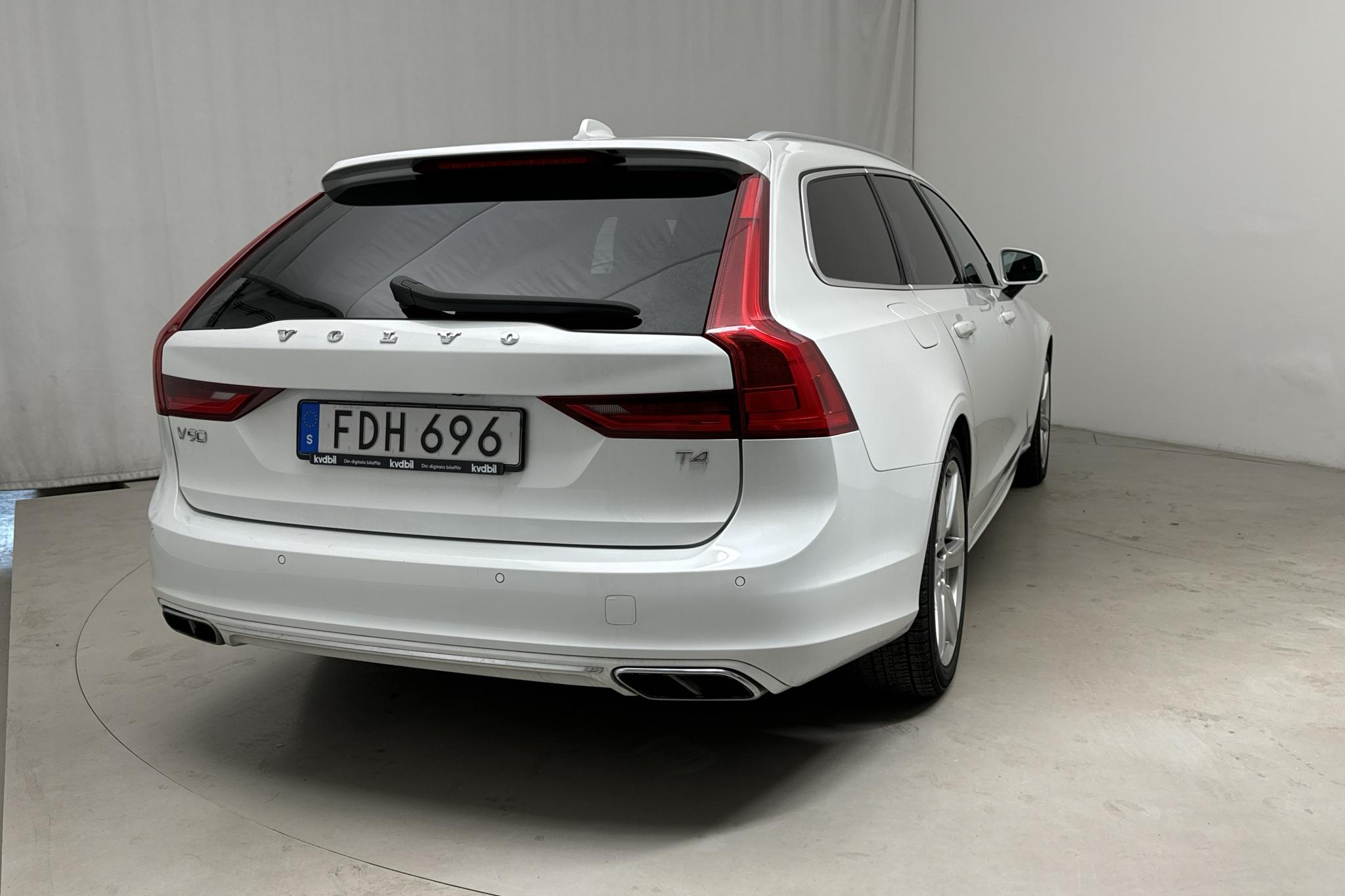 Volvo V90 T4 (190hk) - 103 010 km - Automatyczna - biały - 2019