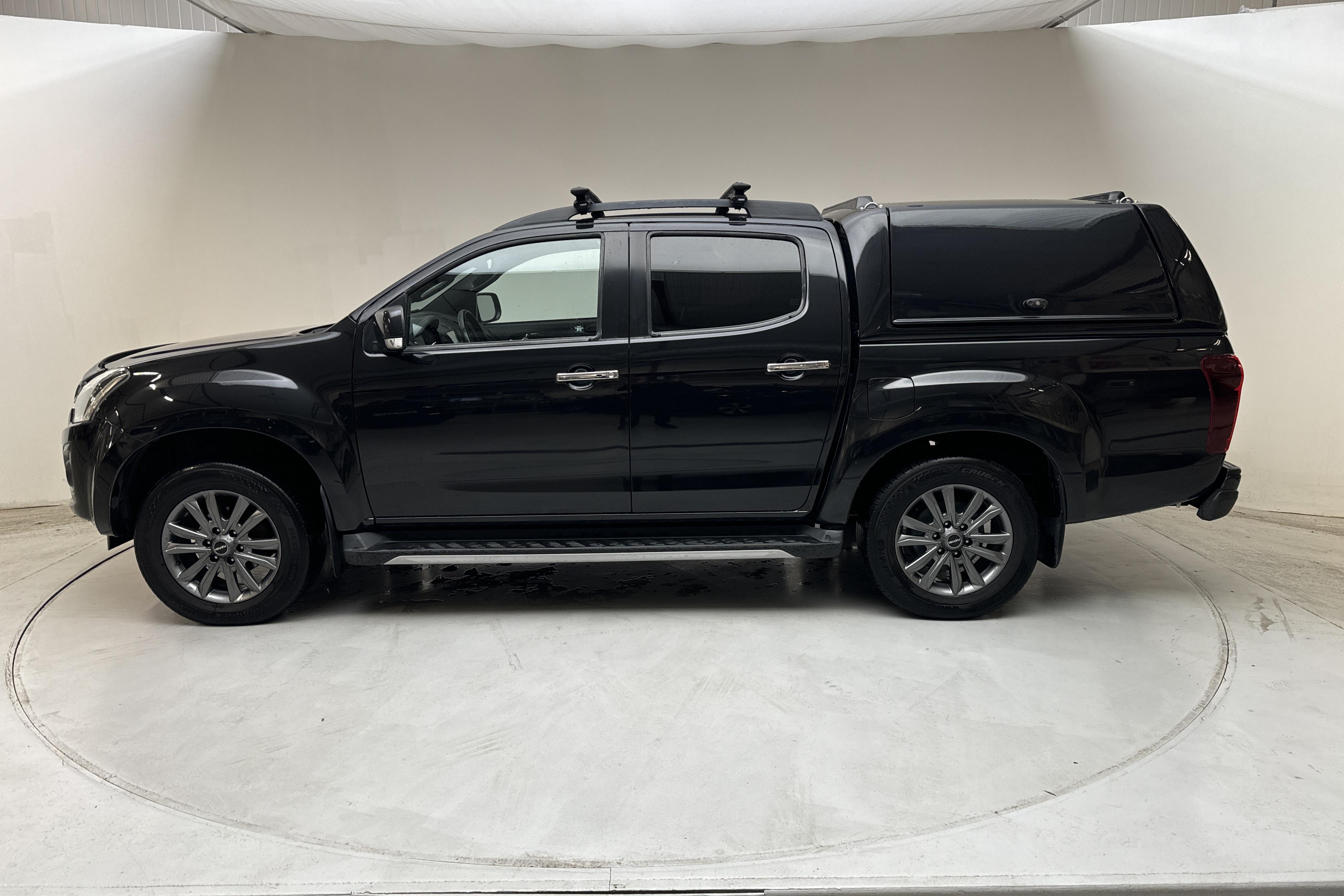 Isuzu D-MAX 1.9 DDI 4WD (163hk) - 202 500 km - Automaatne - must - 2019