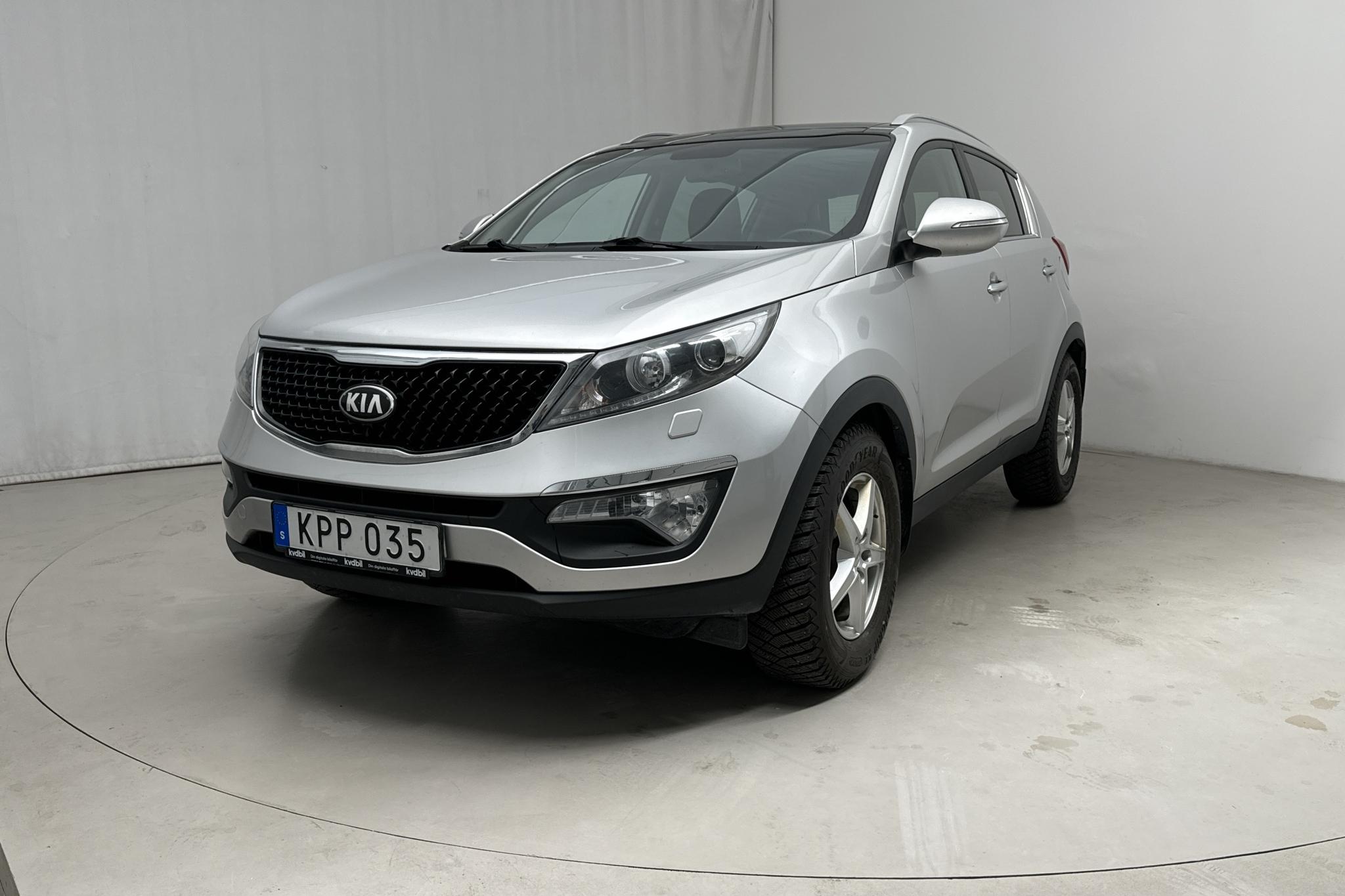 KIA Sportage 1.6 2WD (136hk) - 133 930 km - Manuaalinen - harmaa - 2015