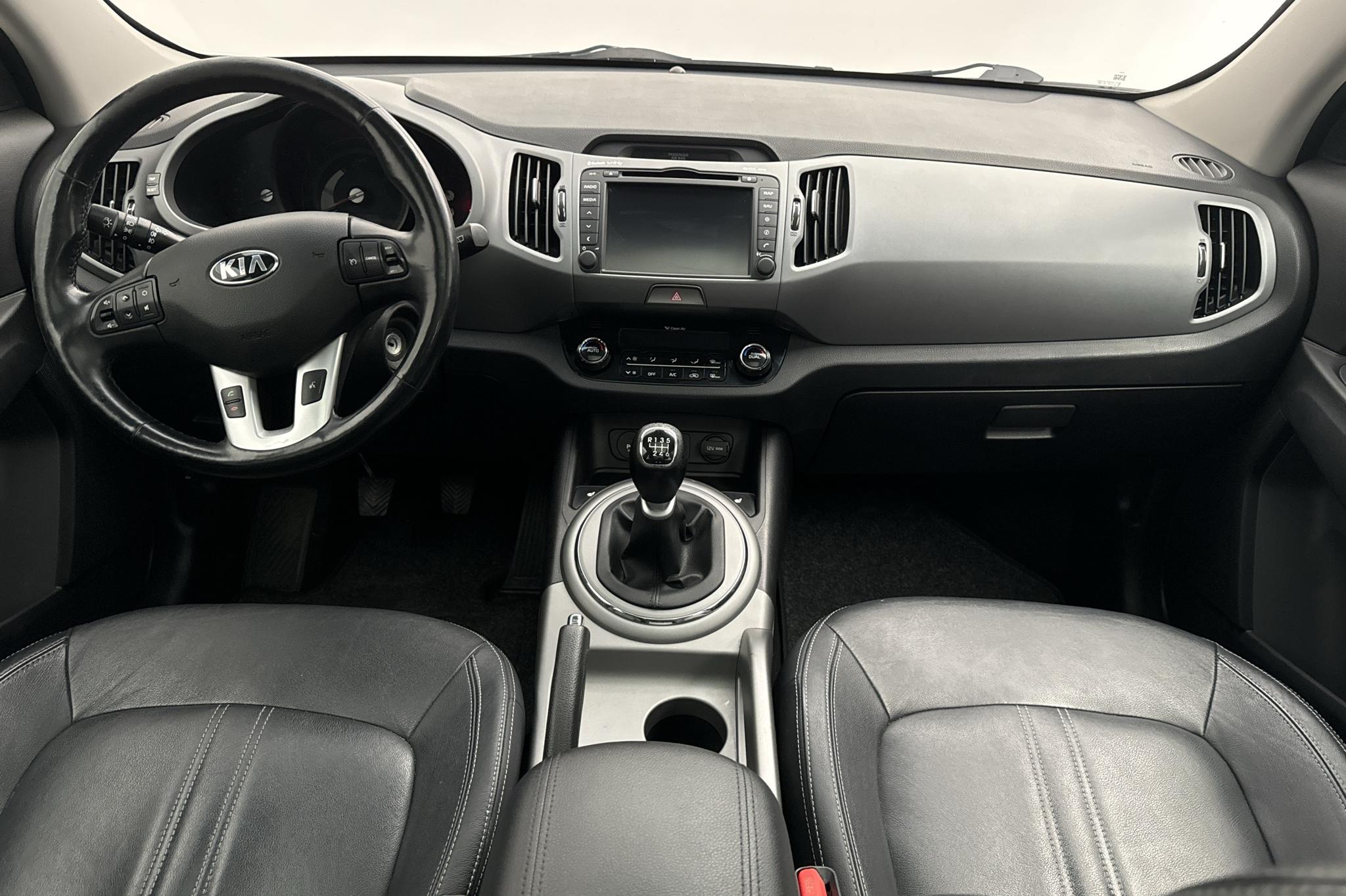 KIA Sportage 1.6 2WD (136hk) - 133 930 km - Manualna - szary - 2015