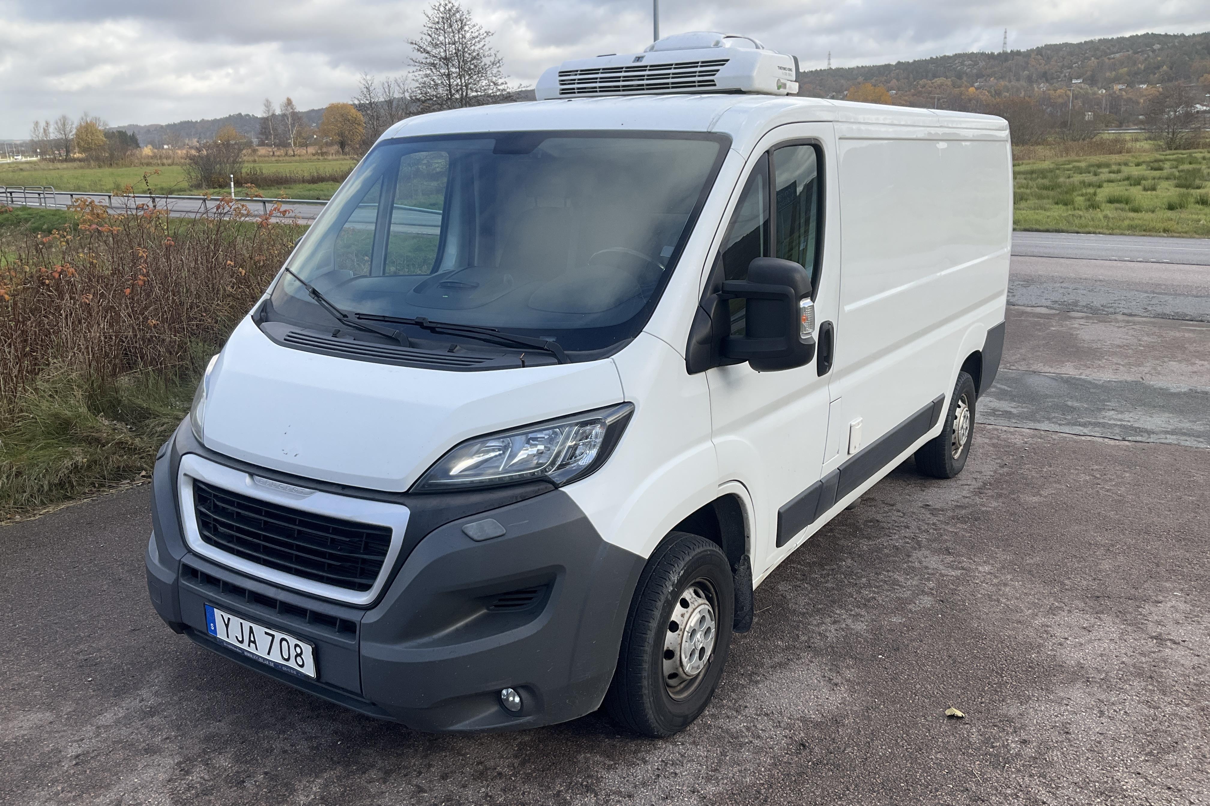 Peugeot Boxer 335 2.0 BlueHDi Skåp (130hk) - 237 500 km - Manualna - biały - 2017