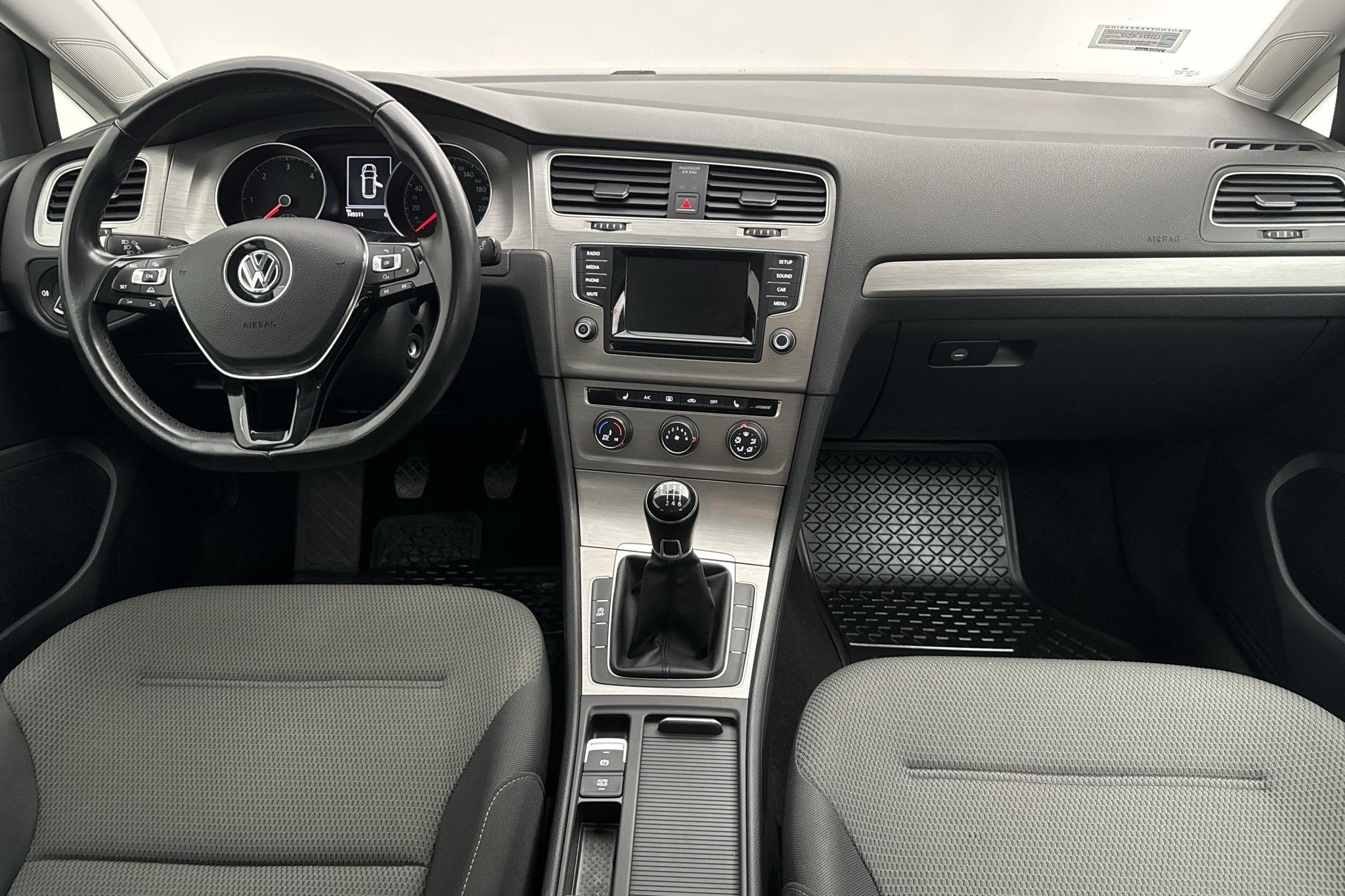 VW Golf VII 1.6 TDI BlueMotion Sportscombi (110hk) - 149 310 km - Manuaalinen - harmaa - 2015