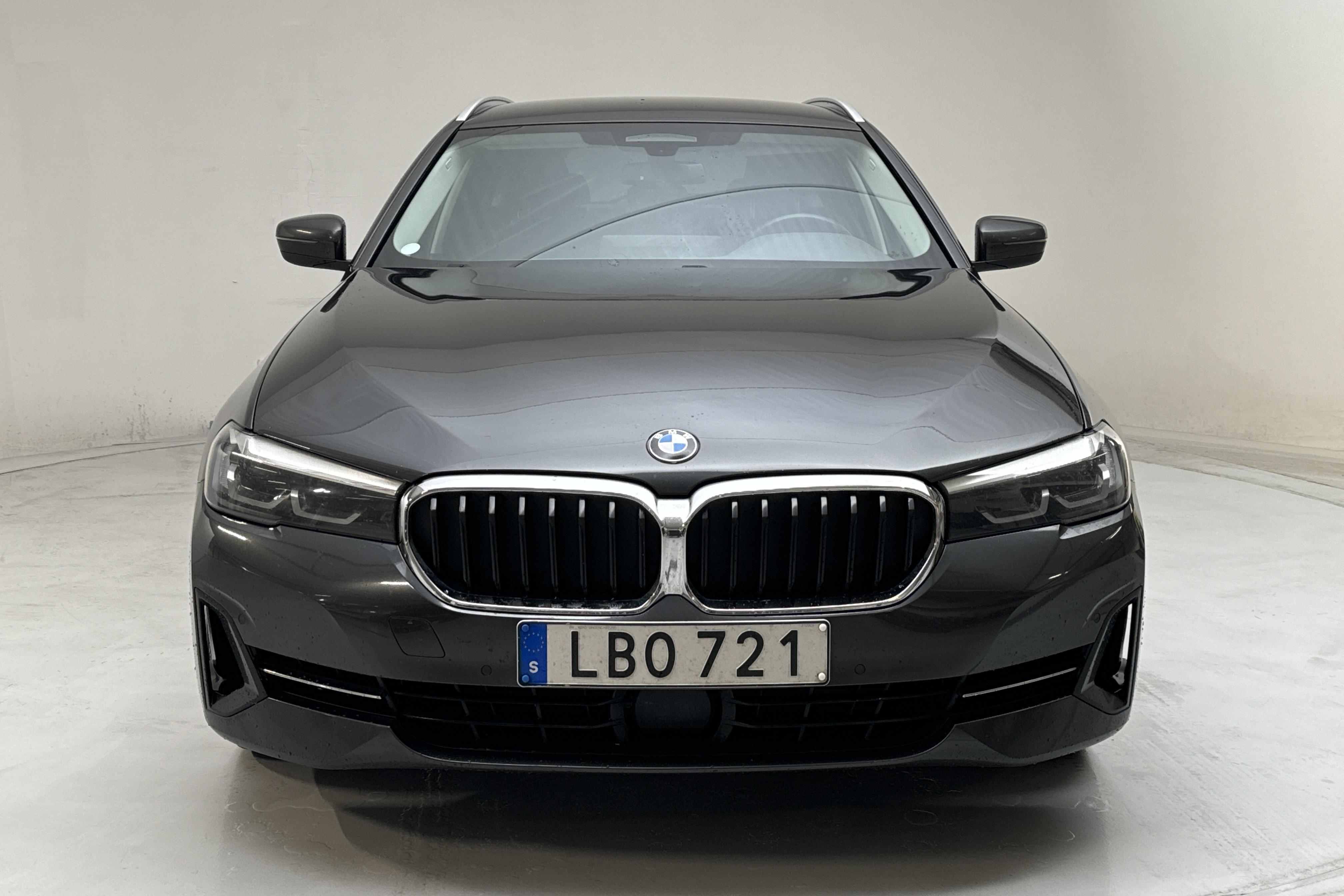 BMW 520d xDrive Touring, G31 LCI (190hk+11hk) - 170 240 km - Automatic - gray - 2022