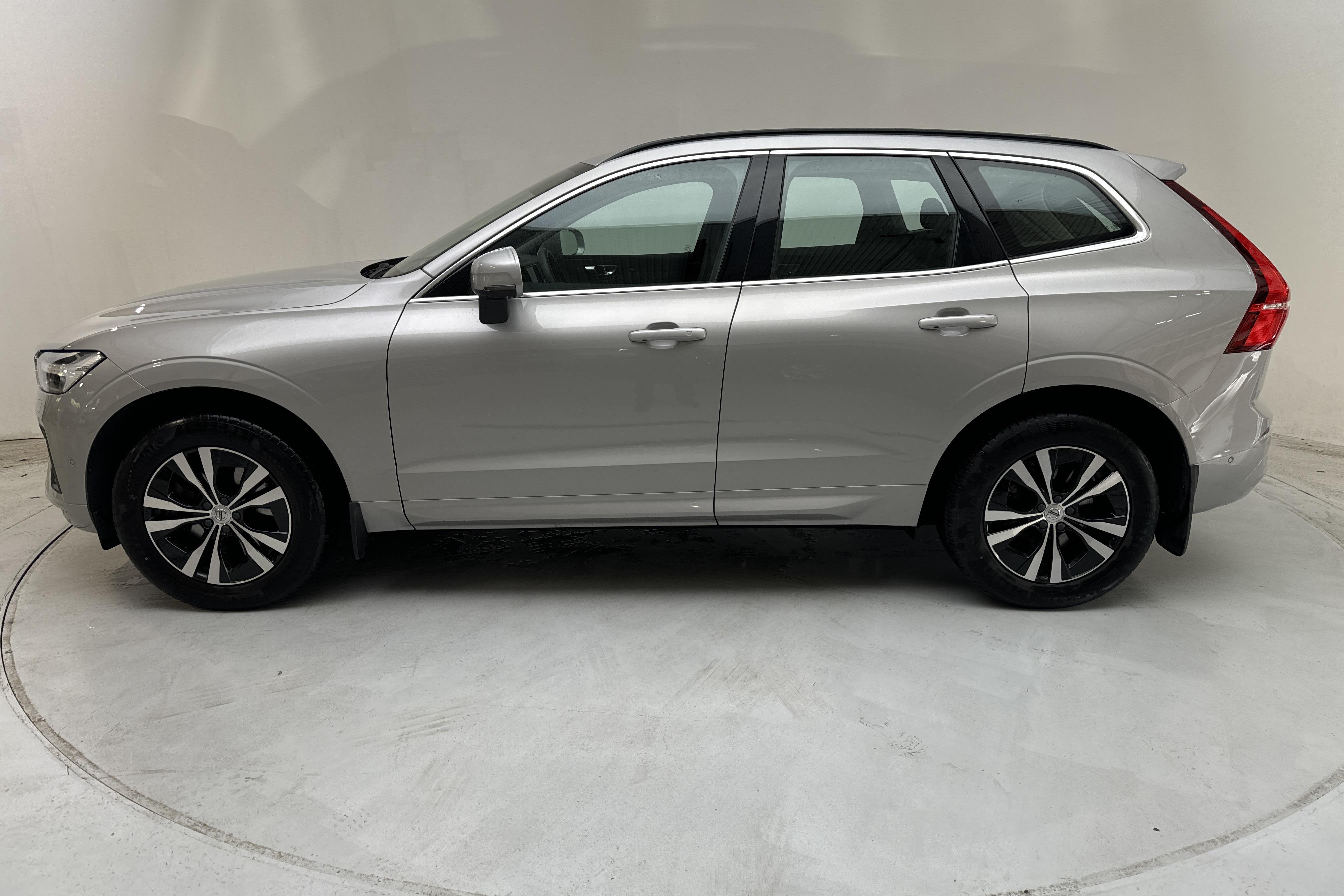 Volvo XC60 B5 2WD Mildhybrid, Bensin (250hk) - 40 410 km - Automatic - silver - 2022