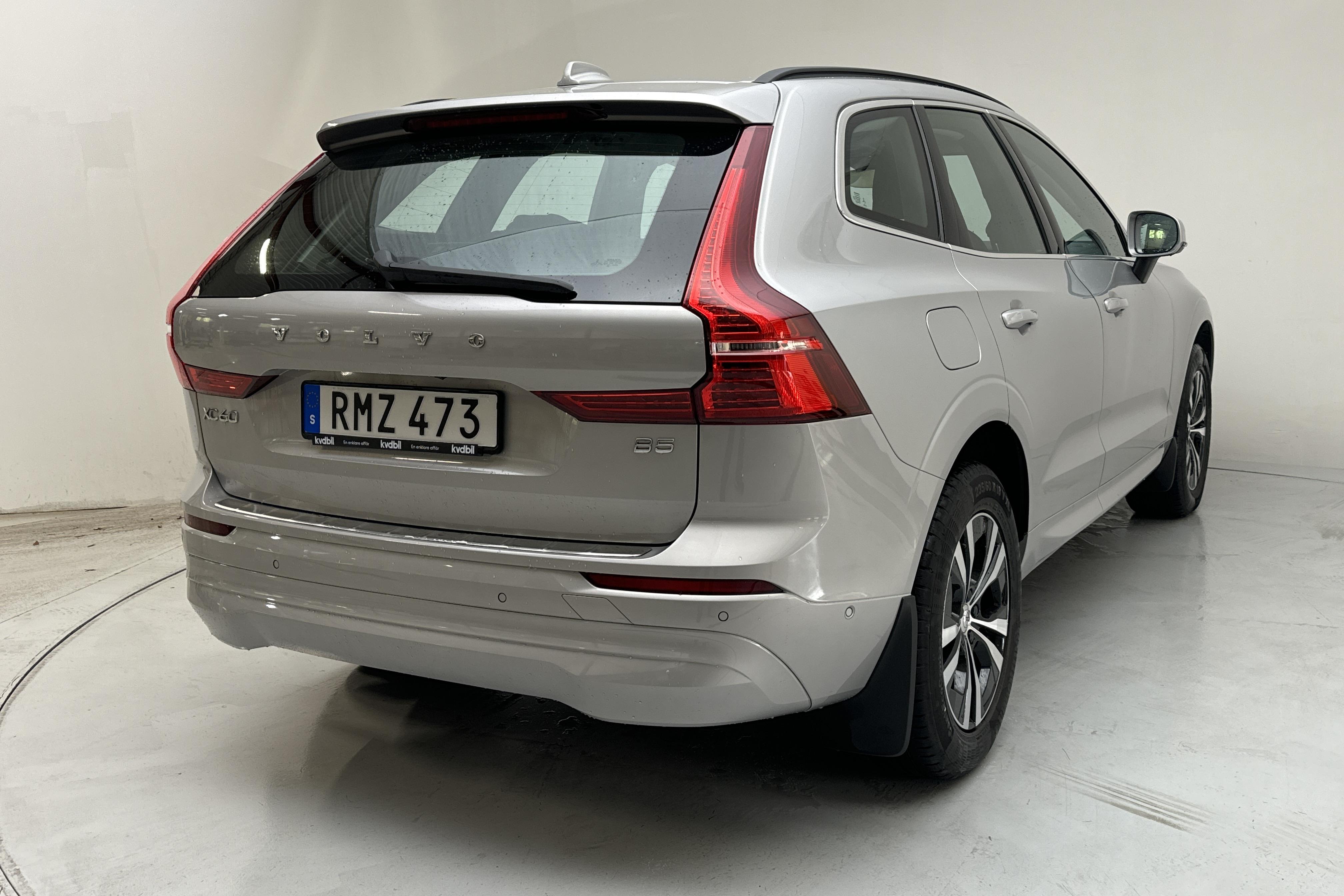 Volvo XC60 B5 2WD Mildhybrid, Bensin (250hk) - 40 410 km - Automatic - silver - 2022