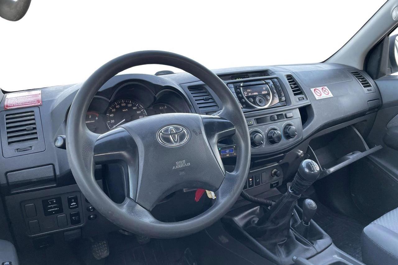 Toyota Hilux 2.5 D-4D 4WD (144hk) - 115 100 km - Manualna - biały - 2013