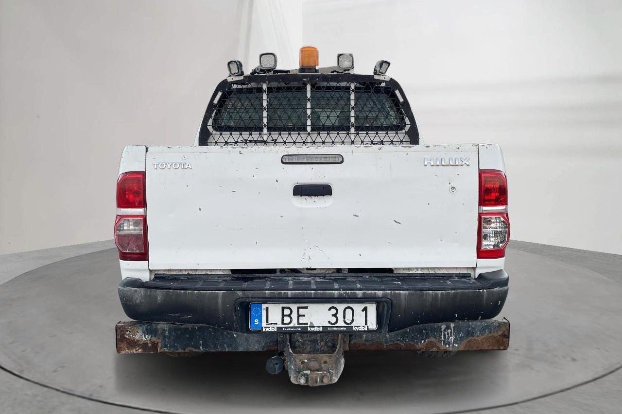 Toyota Hilux 2.5 D-4D 4WD (144hk) - 115 100 km - Manualna - biały - 2013