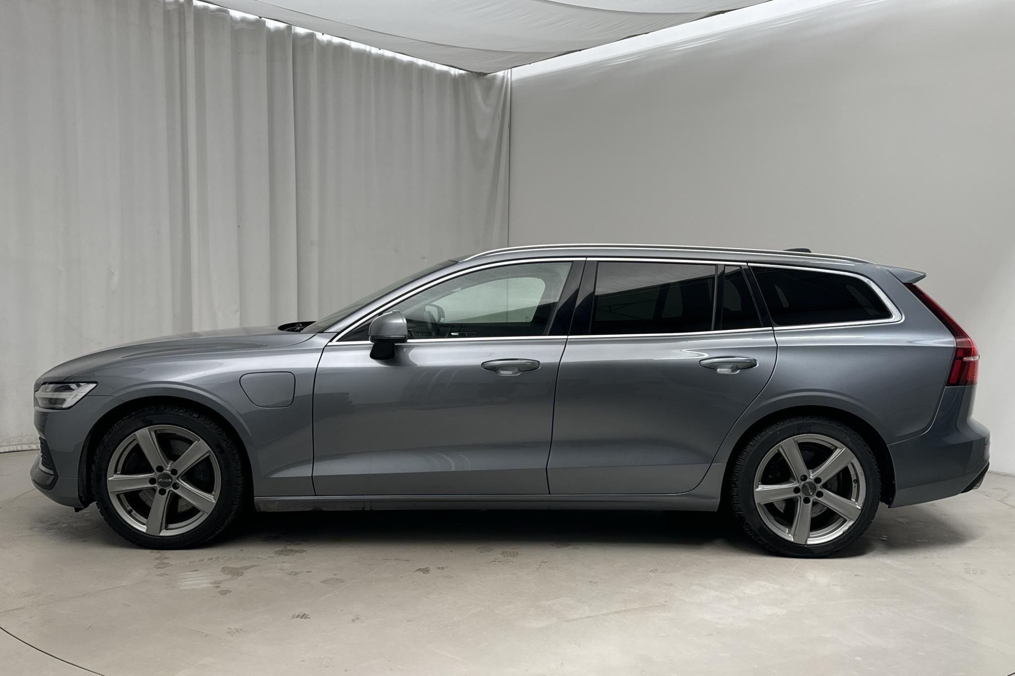 Volvo V60 T6 AWD Twin Engine (340hk) - 84 120 km - Automaattinen - harmaa - 2021