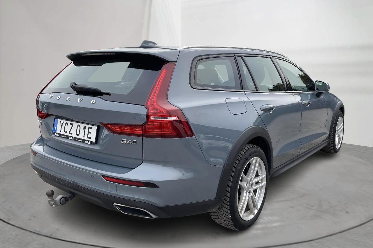 Volvo V60 B4 Cross Country AWD Mildhybrid, Diesel (197hk) - 16 236 mil - Automat - grå - 2022