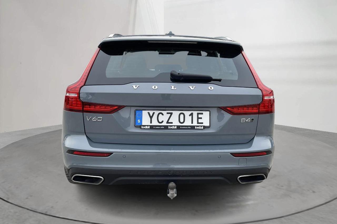 Volvo V60 B4 Cross Country AWD Mildhybrid, Diesel (197hk) - 16 236 mil - Automat - grå - 2022