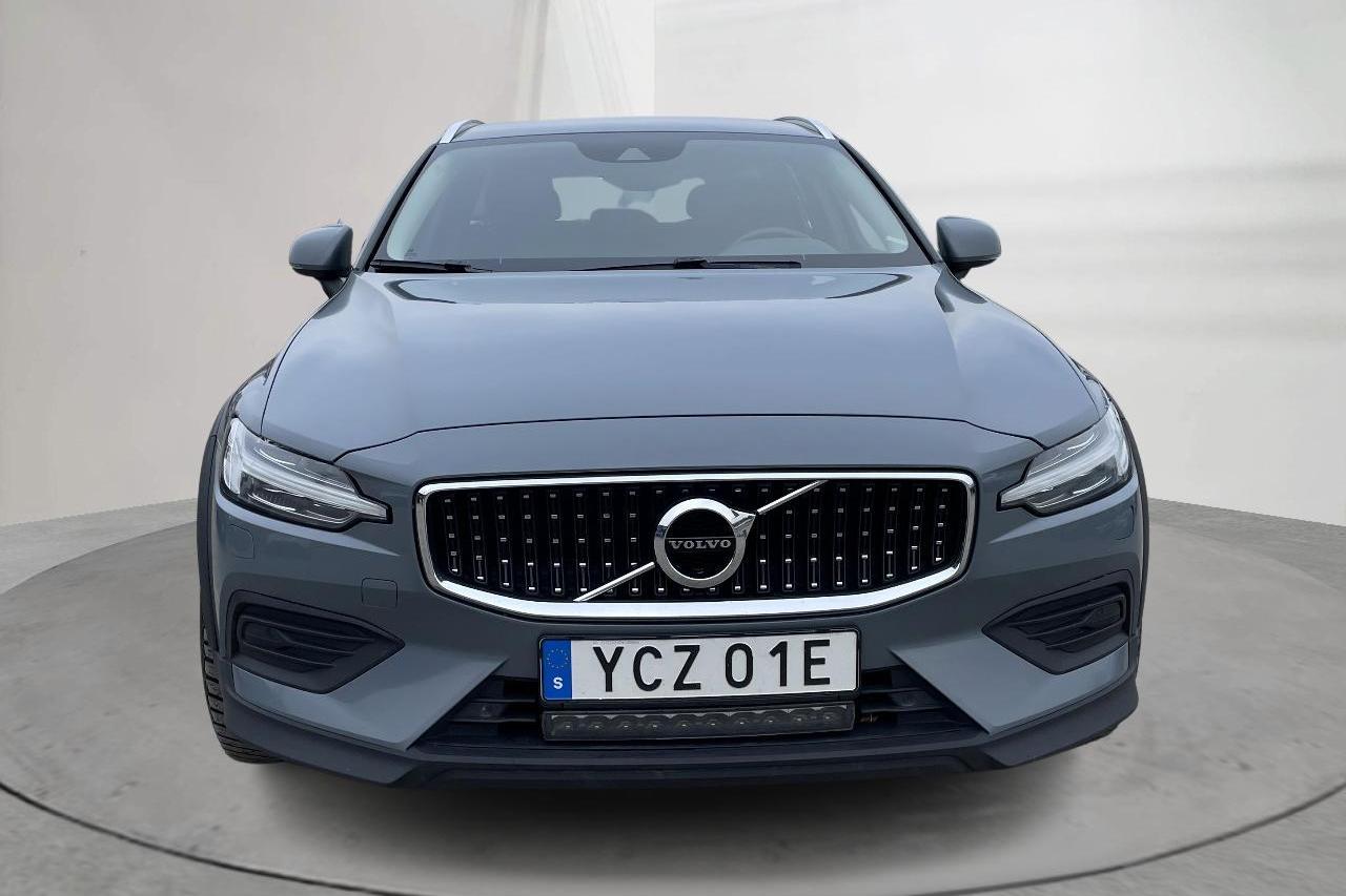 Volvo V60 B4 Cross Country AWD Mildhybrid, Diesel (197hk) - 16 236 mil - Automat - grå - 2022