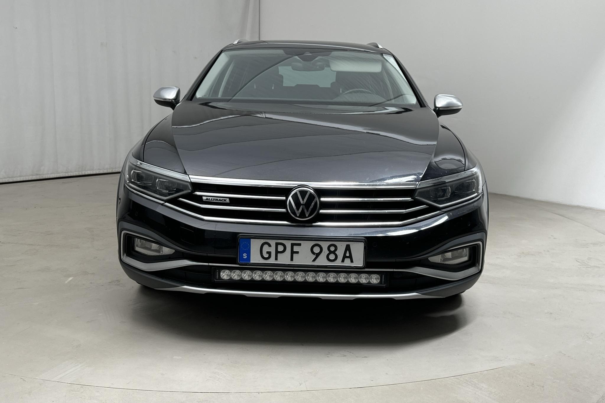 VW Passat Alltrack 2.0 TDI Sportscombi 4Motion (190hk) - 8 589 mil - Automat - svart - 2021