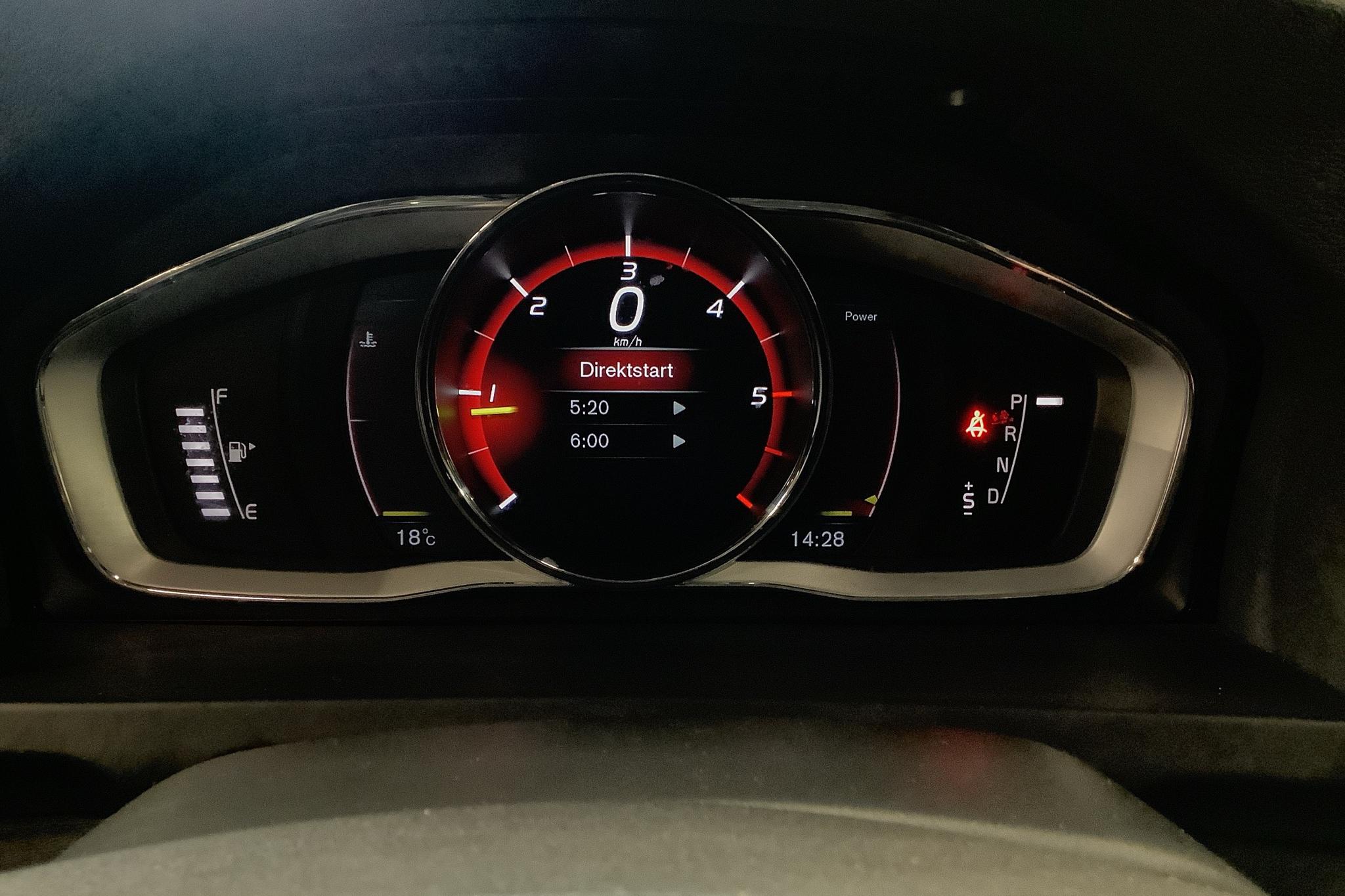 Volvo V60 D4 (190hk) - 12 595 mil - Automat - vit - 2018