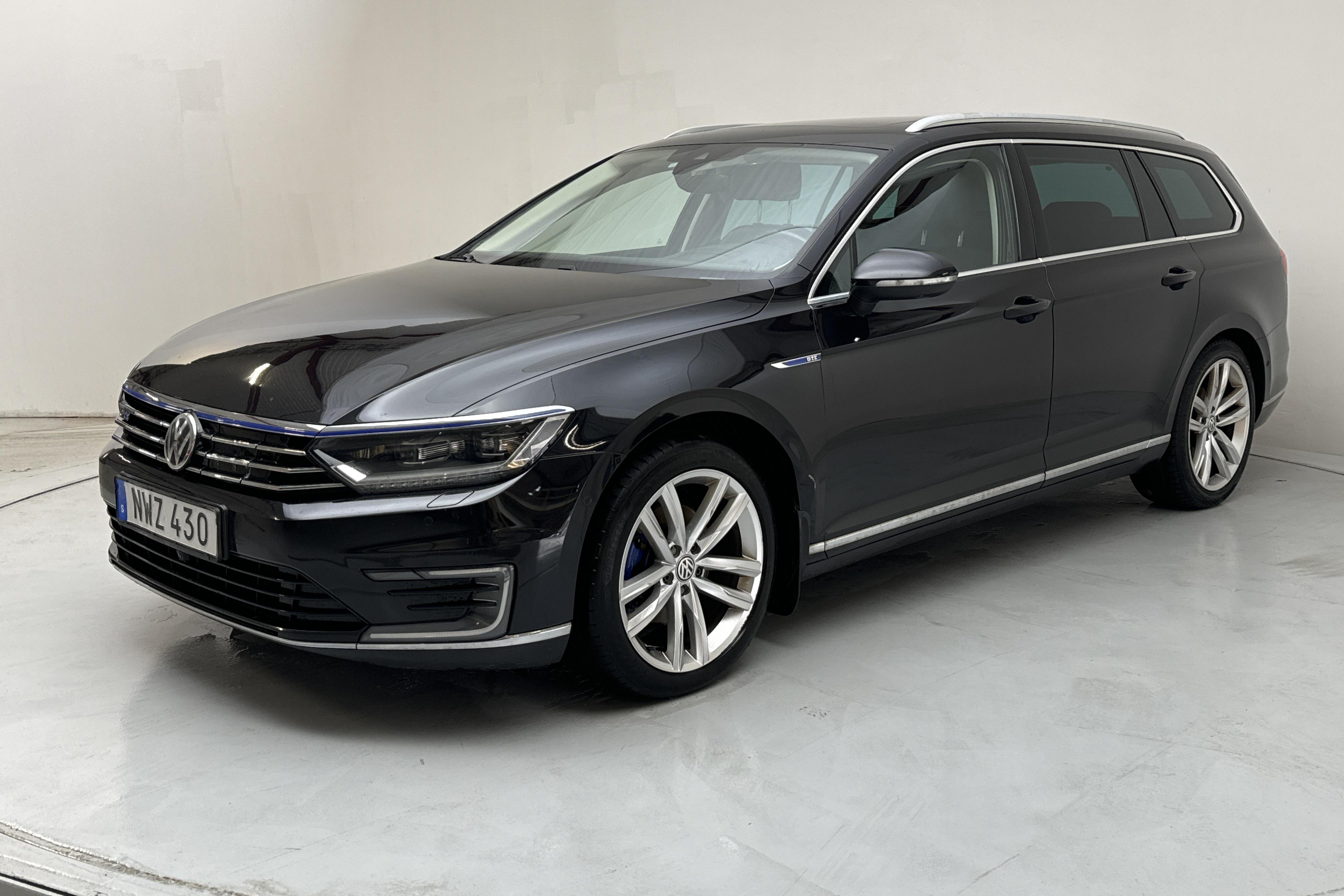 VW Passat 1.4 Plug-in-Hybrid Sportscombi (218hk) - 237 190 km - Automatic - black - 2016