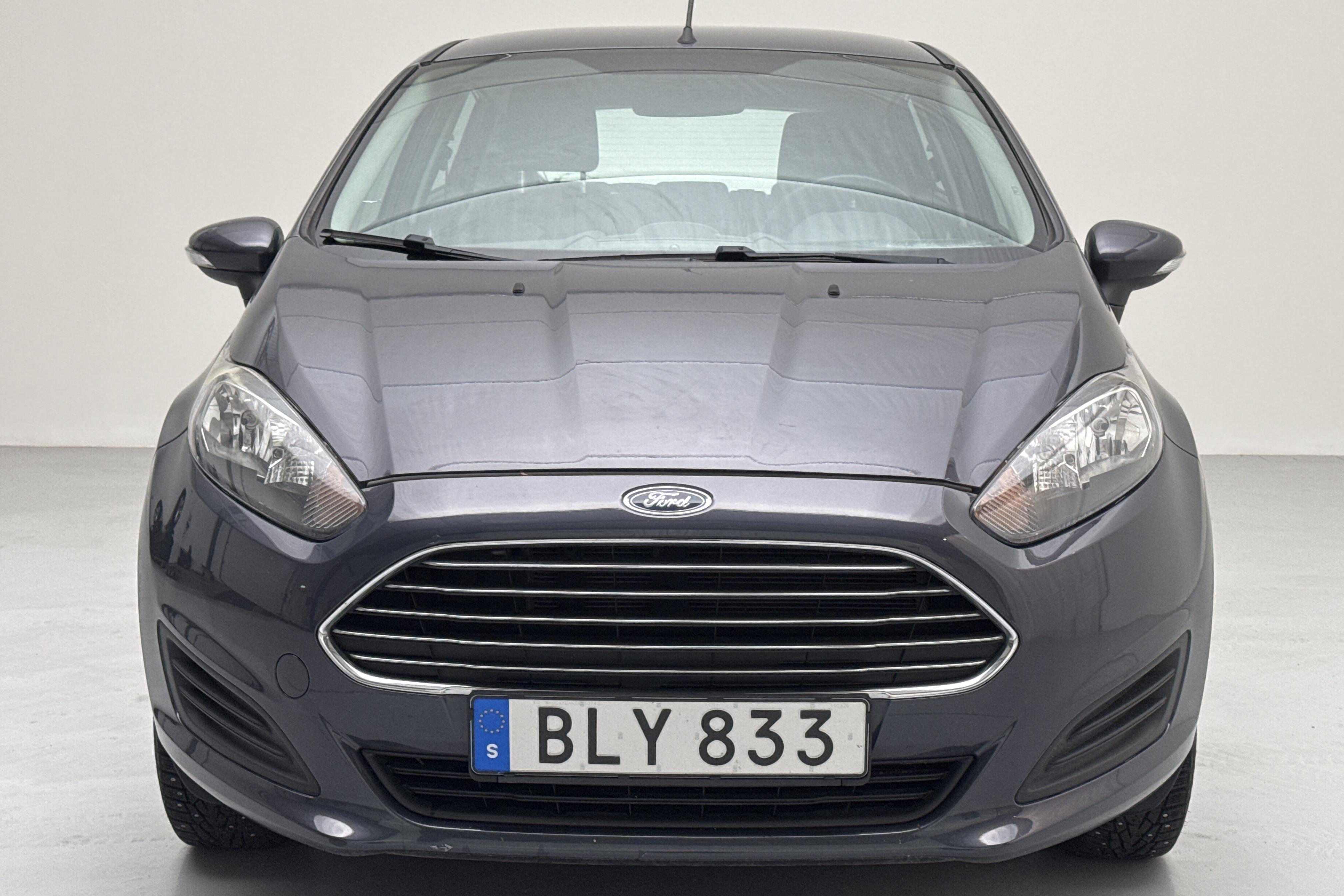 Ford Fiesta 1.0 5dr (80hk) - 55 370 km - Manualna - szary - 2014