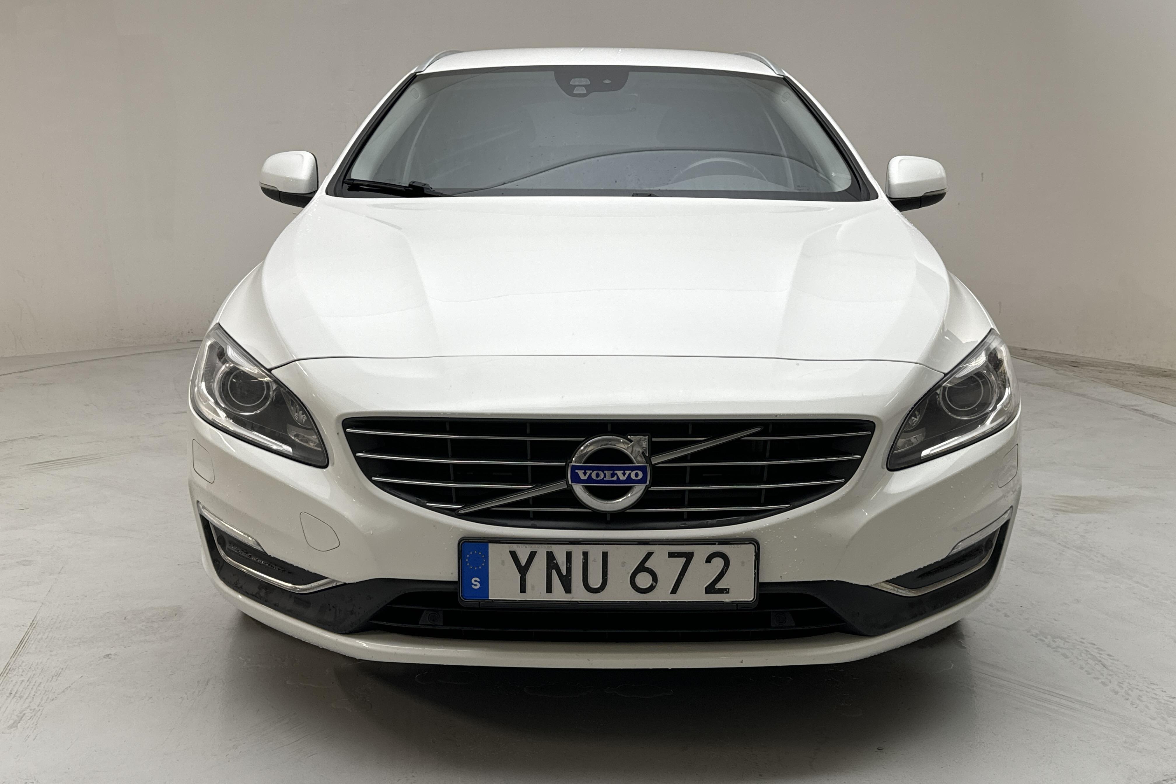 Volvo V60 D3 (150hk) - 16 391 mil - Automat - vit - 2018