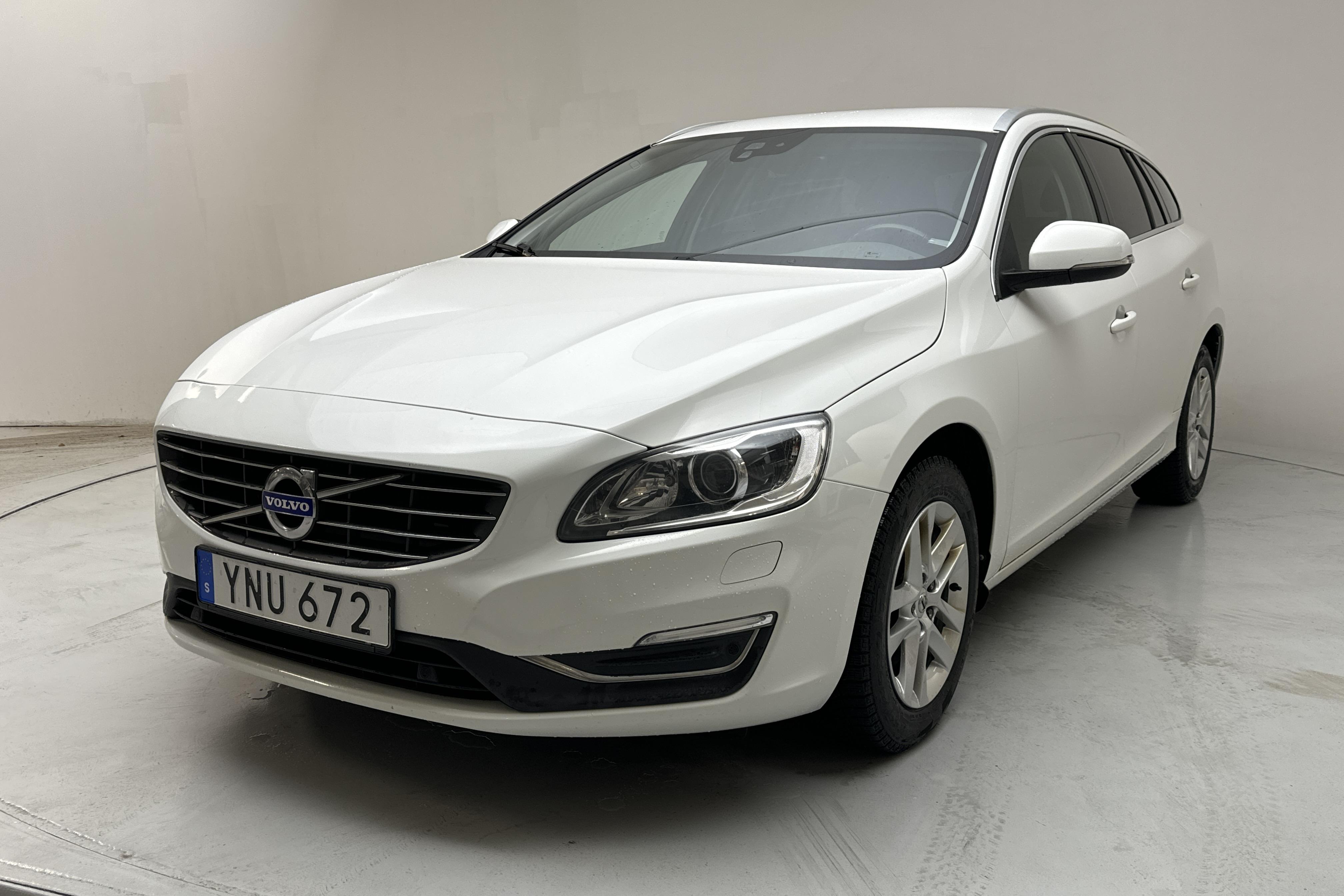 Volvo V60 D3 (150hk) - 16 391 mil - Automat - vit - 2018