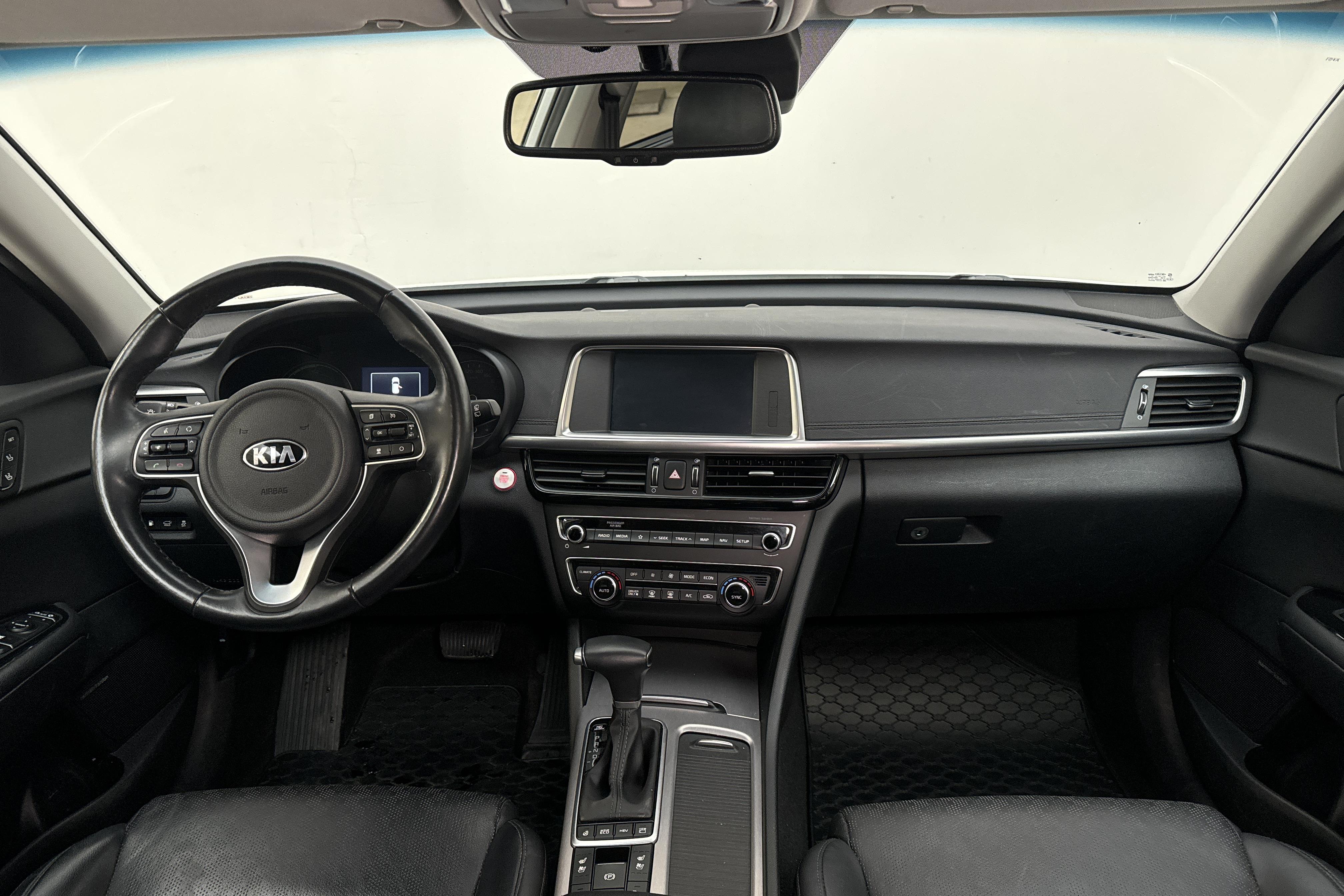 KIA Optima 2.0 GDi Plug-in Hybrid SW (205hk) - 97 740 km - Automatyczna - biały - 2018