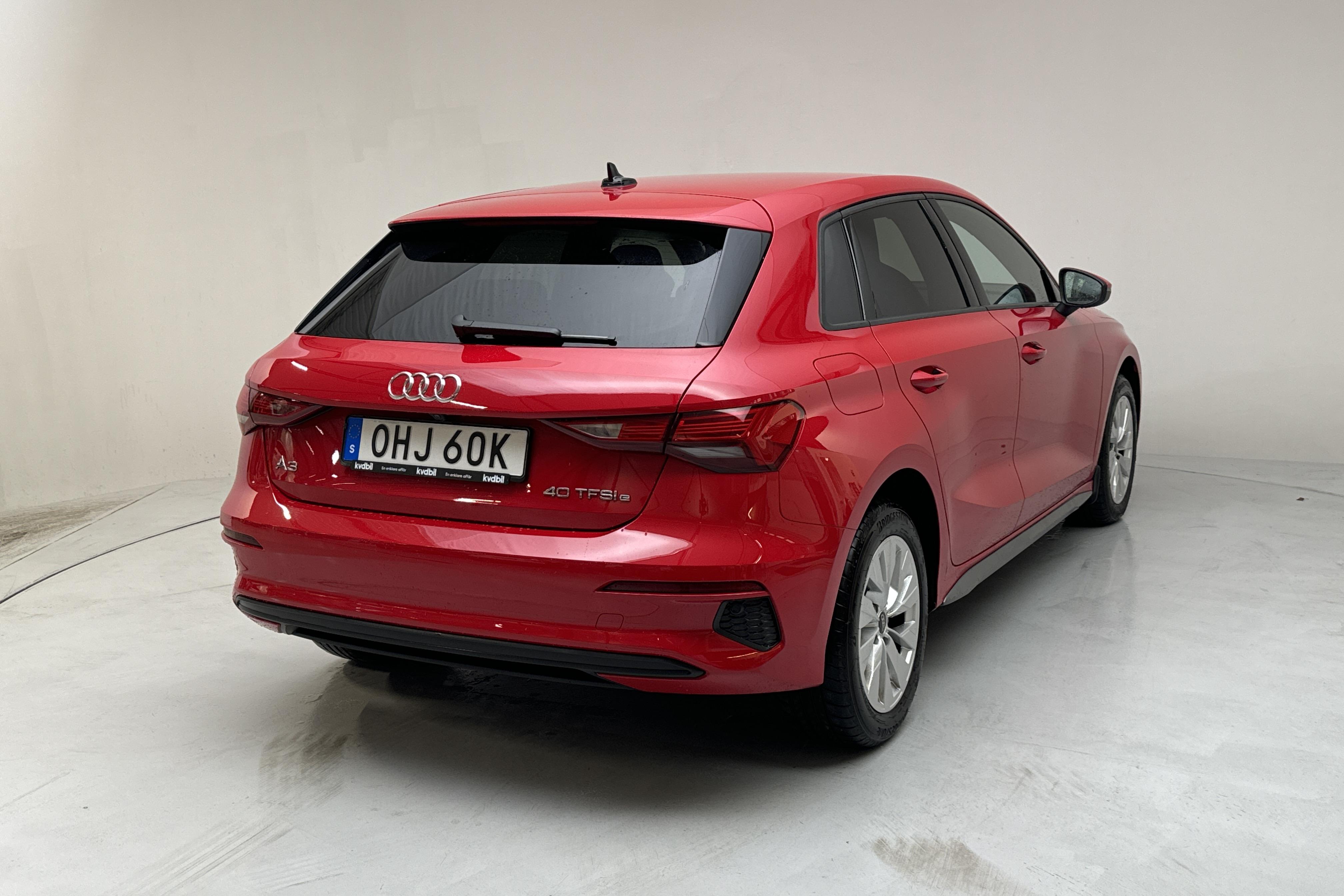 Audi A3 Sportback 40 TFSI e (204hk) - 24 160 km - Automatyczna - czerwony - 2023