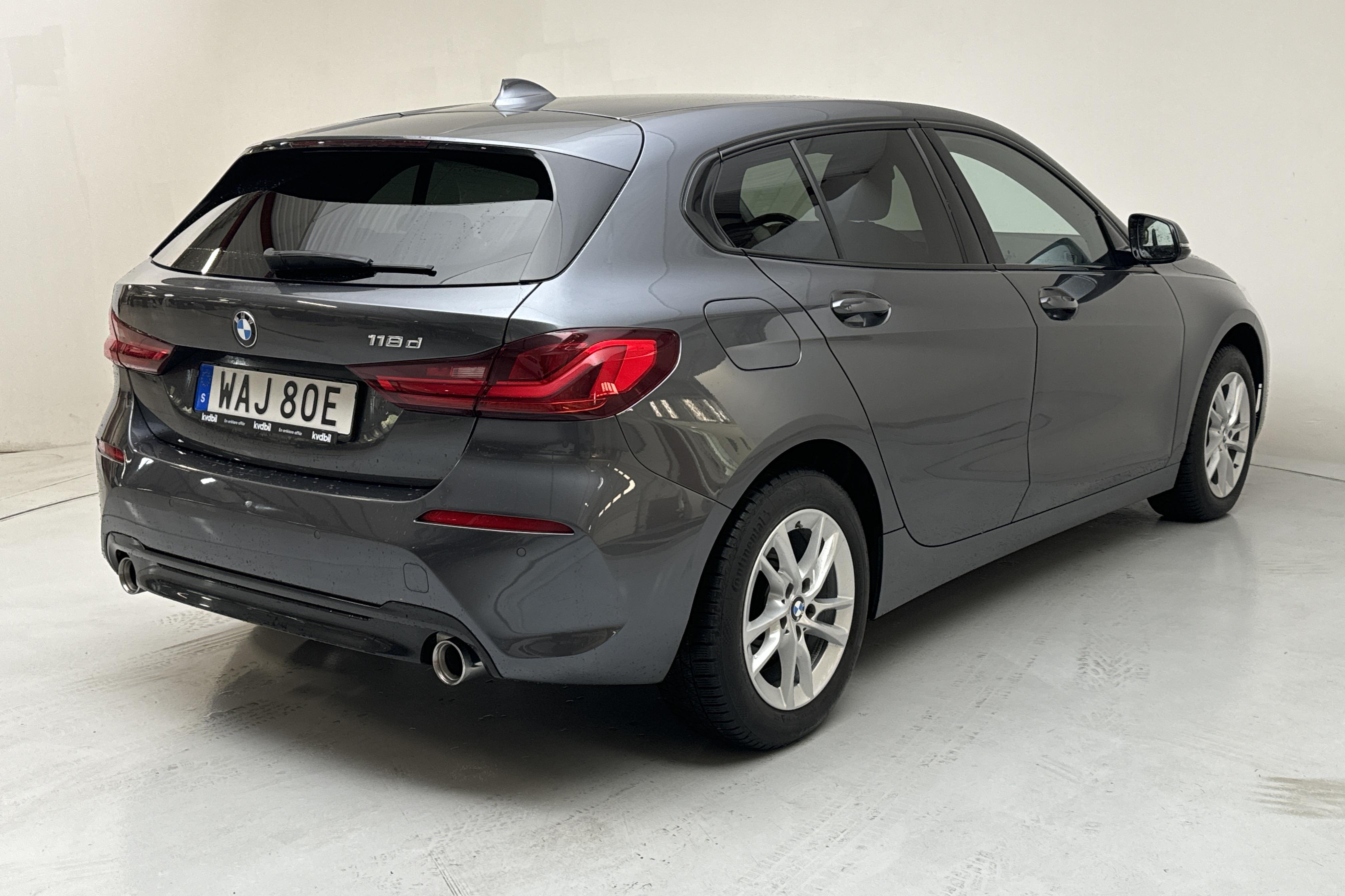 BMW 118d 5dr, F40 (150hk) - 50 750 km - Manual - gray - 2020