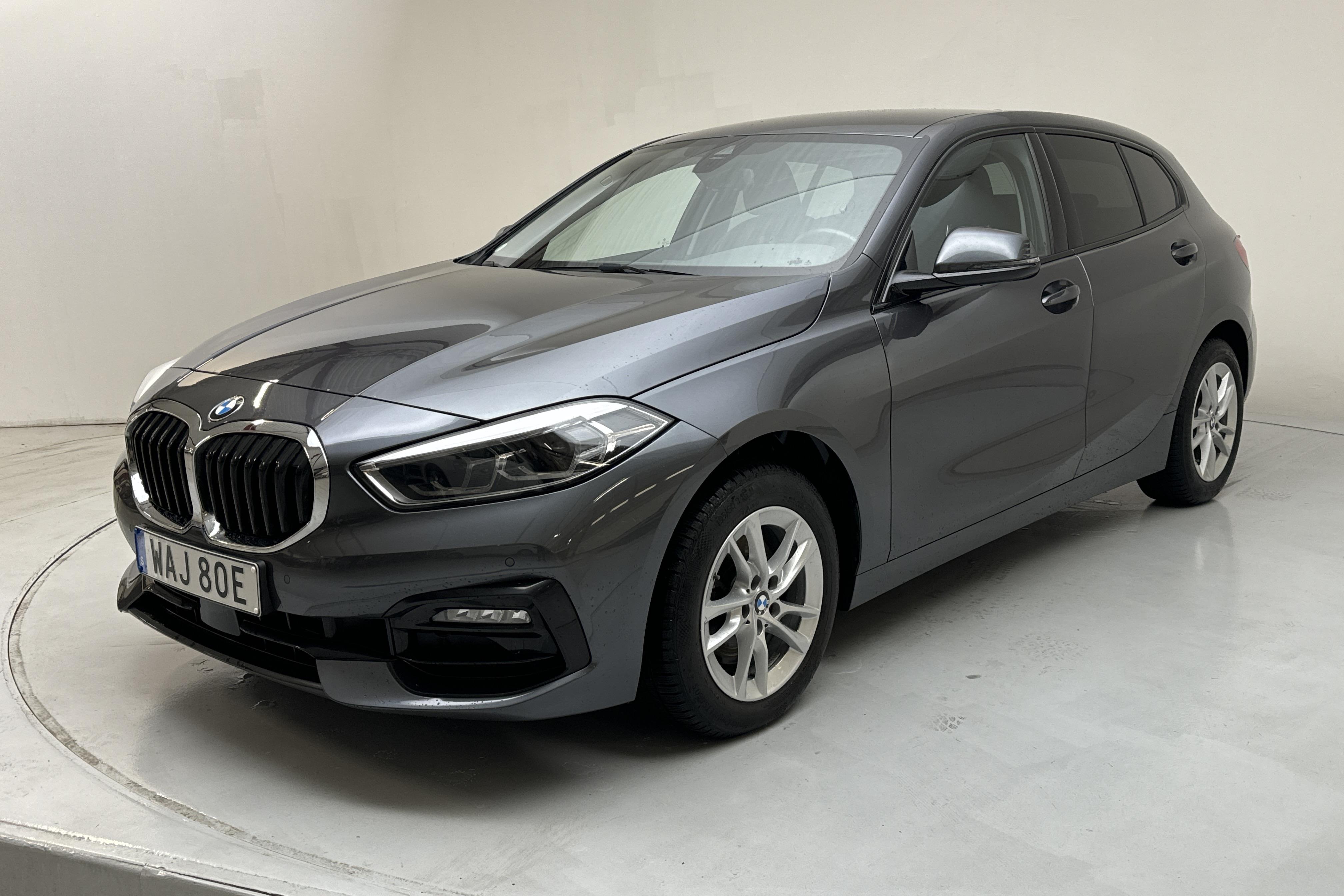 BMW 118d 5dr, F40 (150hk) - 50 750 km - Manual - gray - 2020