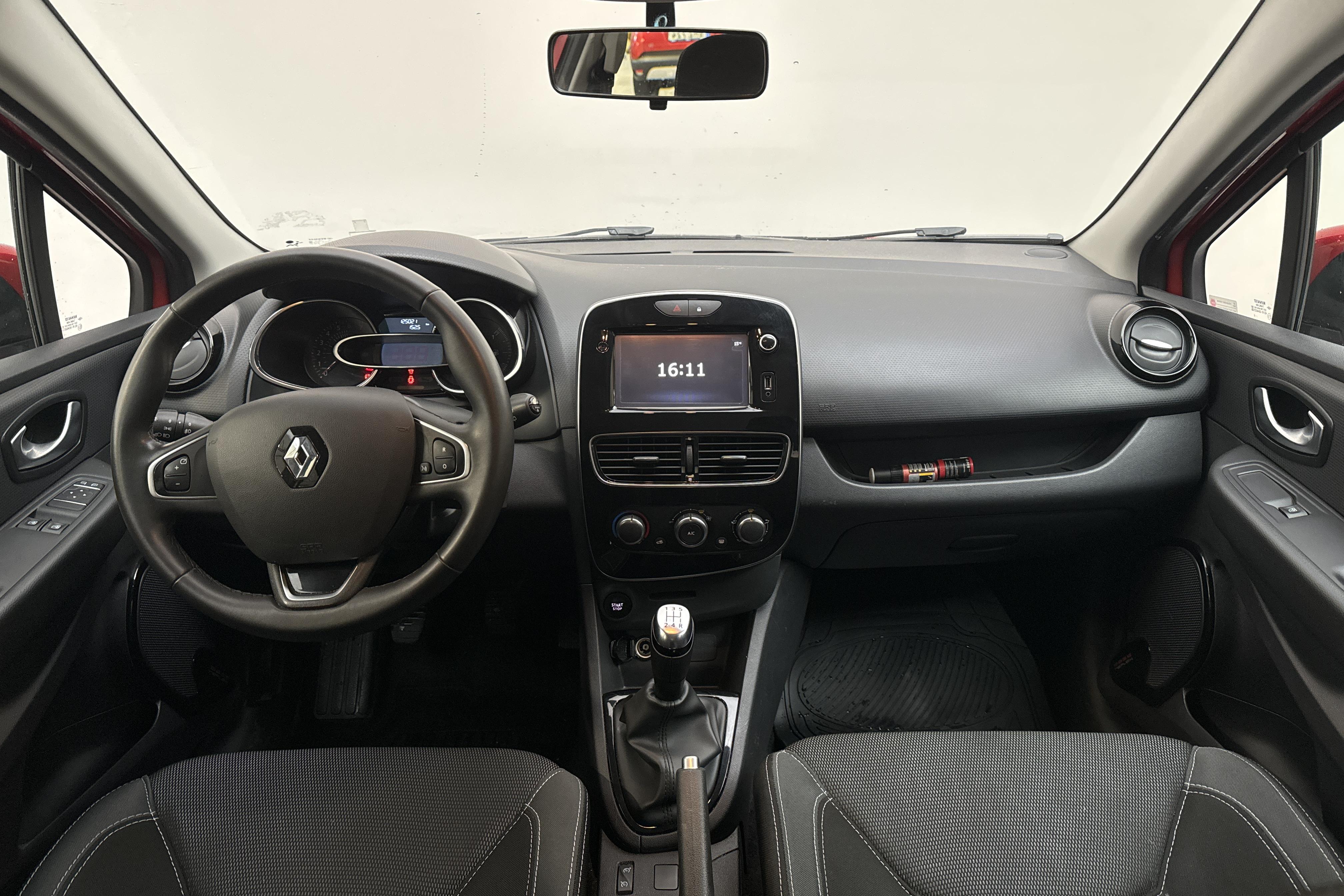 Renault Clio IV 0.9 TCe 90 5dr (90hk) - 125 020 km - Manual - red - 2018