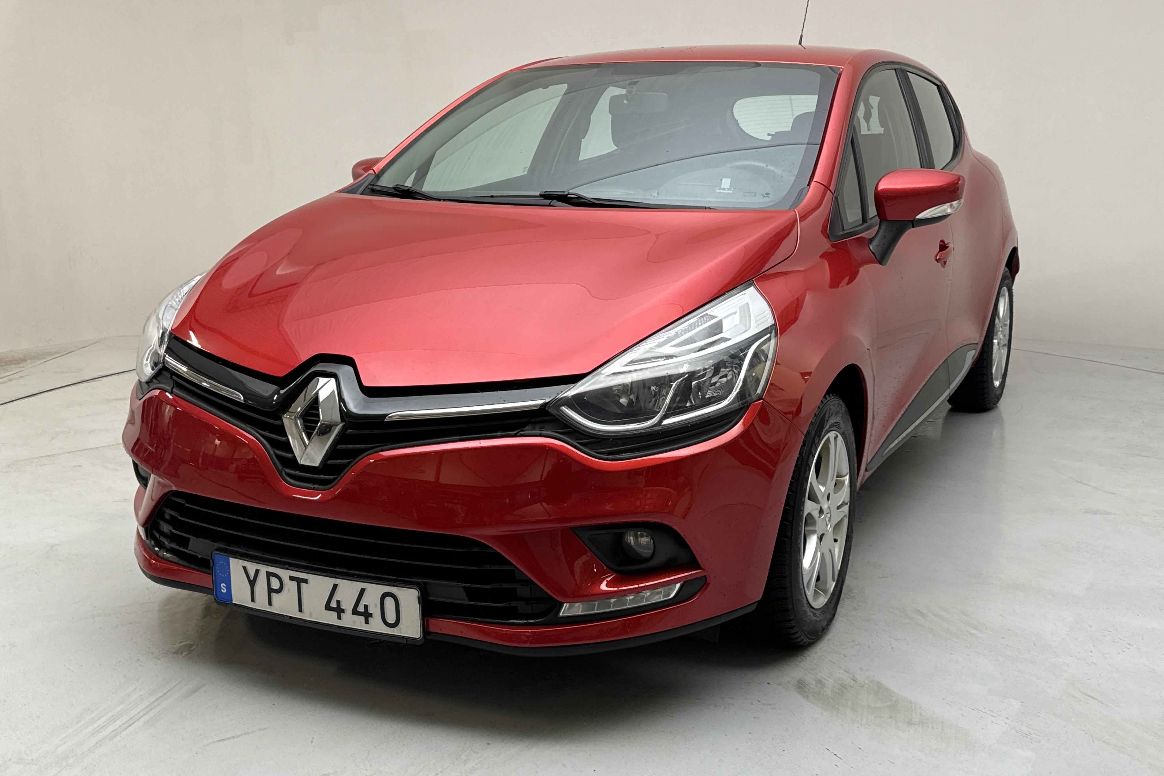 Renault Clio IV 0.9 TCe 90 5dr (90hk) - 12 502 mil - Manuell - röd - 2018