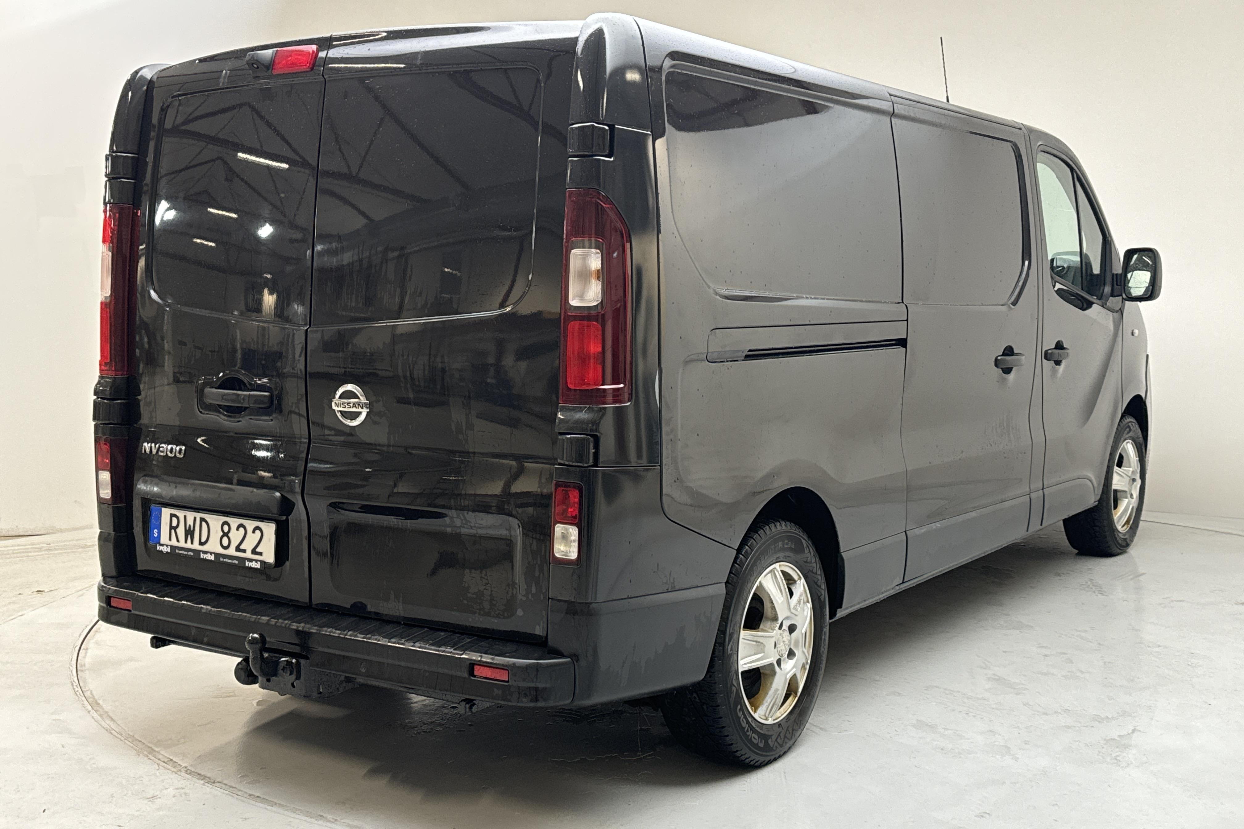 Nissan NV300 1.6 dCi (125hk) - 231 000 km - Käsitsi - must - 2019