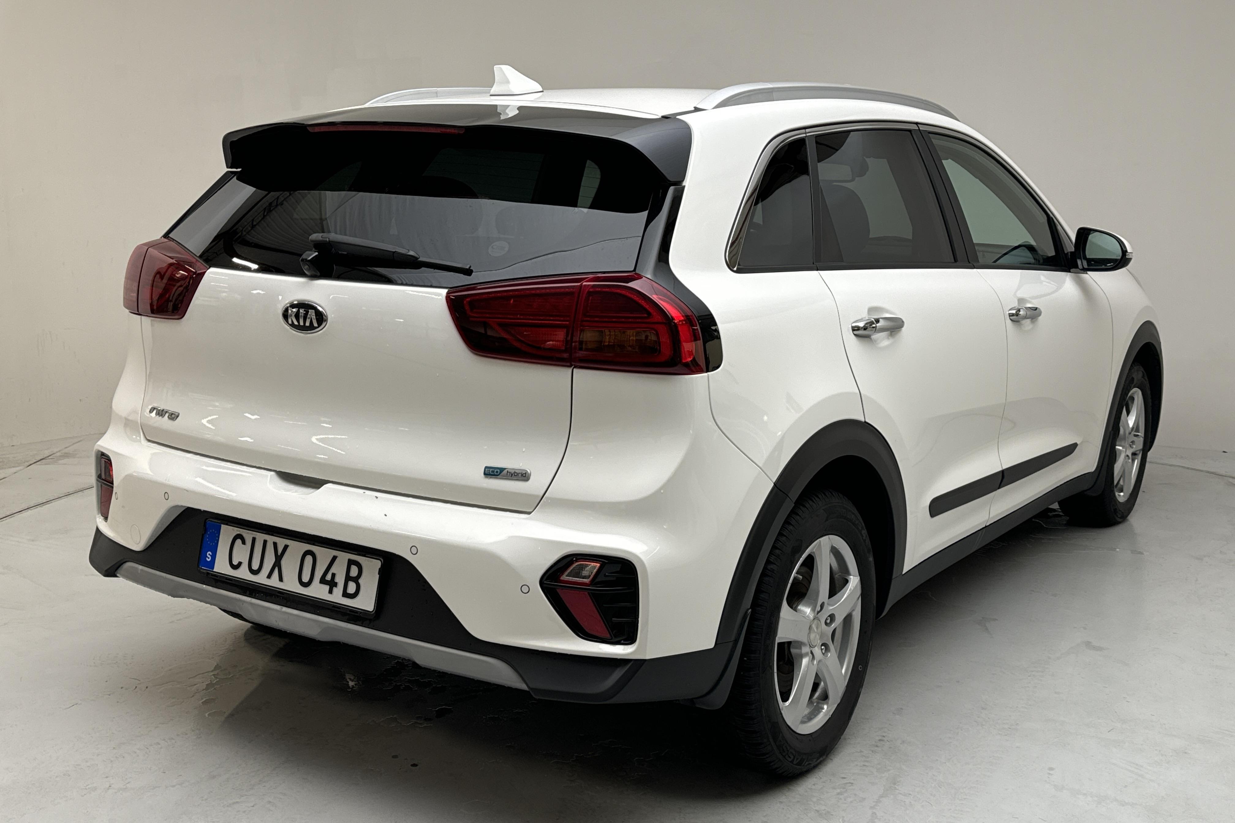 KIA Niro Hybrid 1.6 (141hk) - 8 383 mil - Automat - vit - 2021