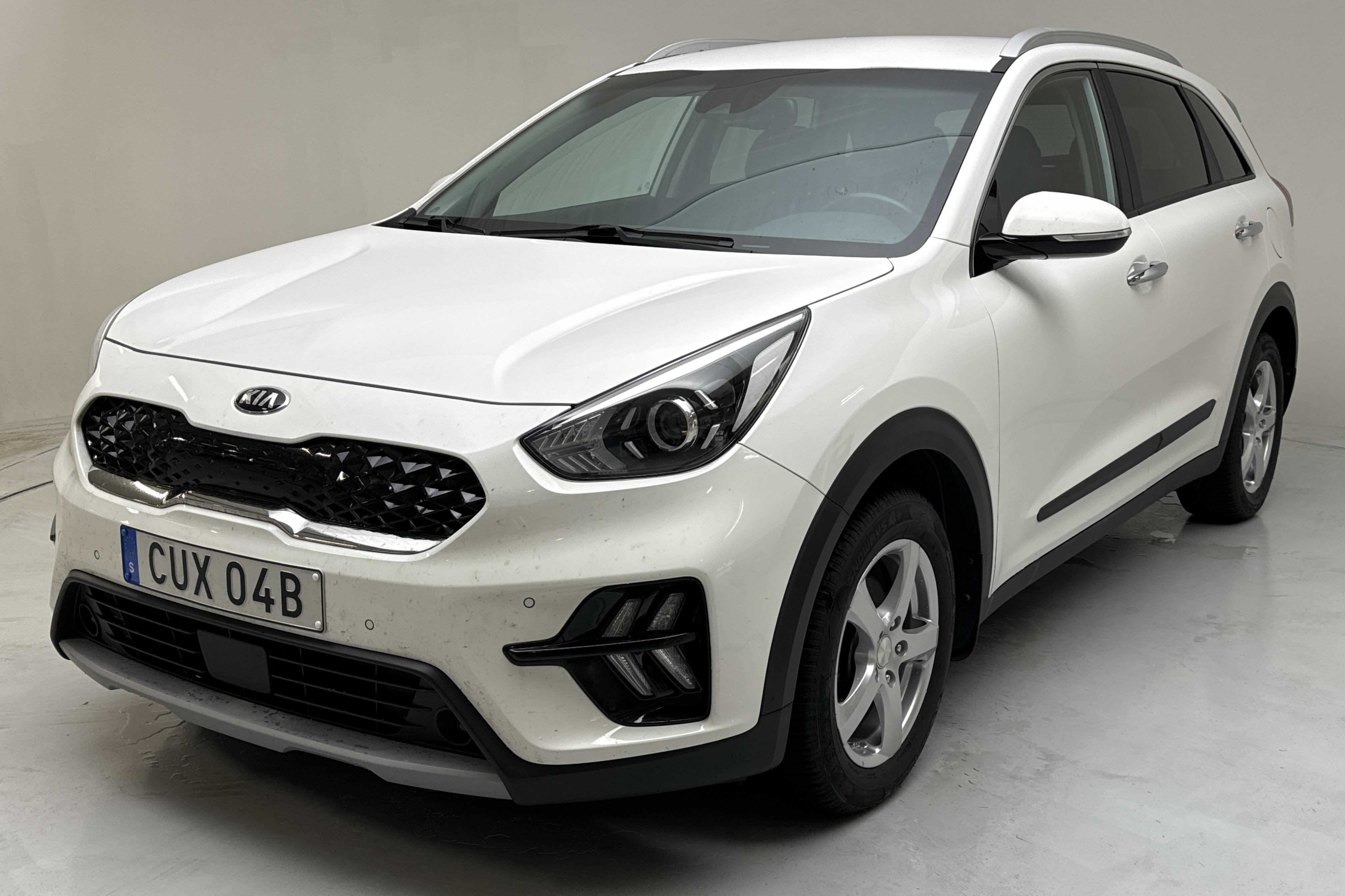 KIA Niro Hybrid 1.6 (141hk) - 8 383 mil - Automat - vit - 2021